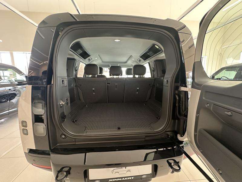 Land Rover Defender X-Dynamic HSE