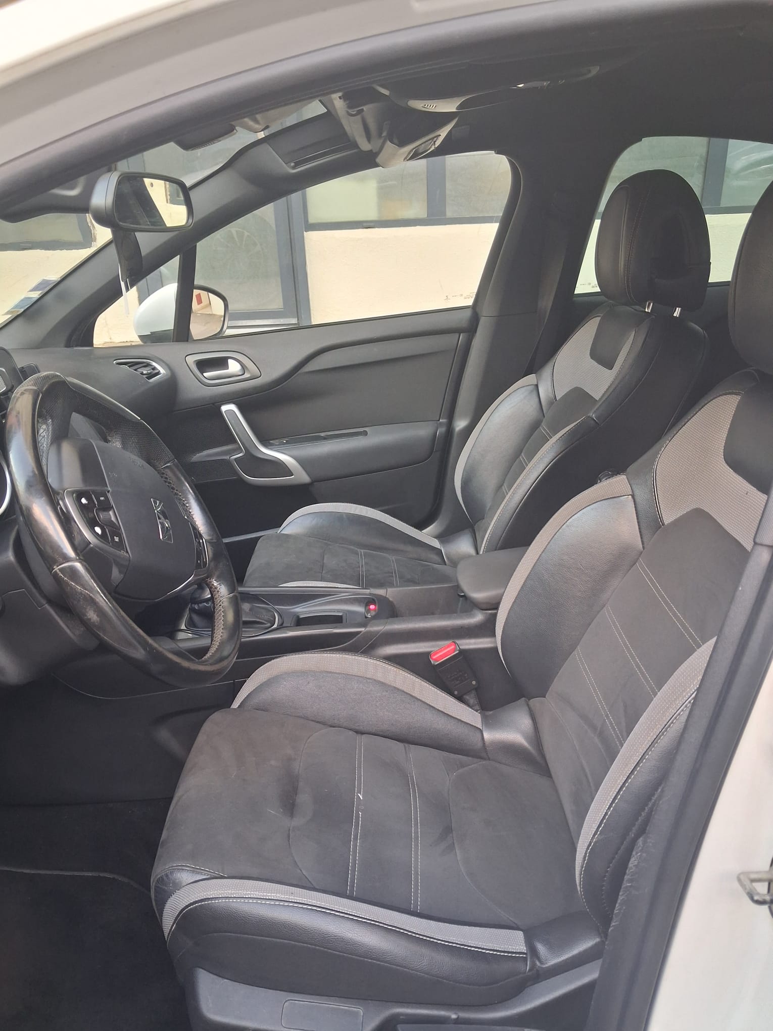 Ds 4 (2) 1.6 BLUEHDI 120 SO CHIC AUTOMATIQUE