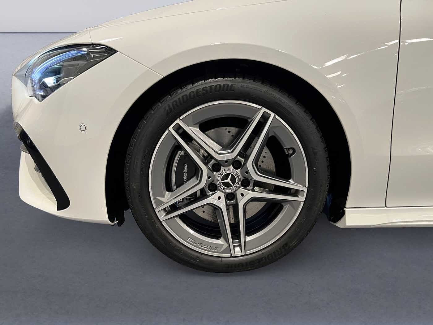 Mercedes-Benz CLA 200 Shooting Brake  ...