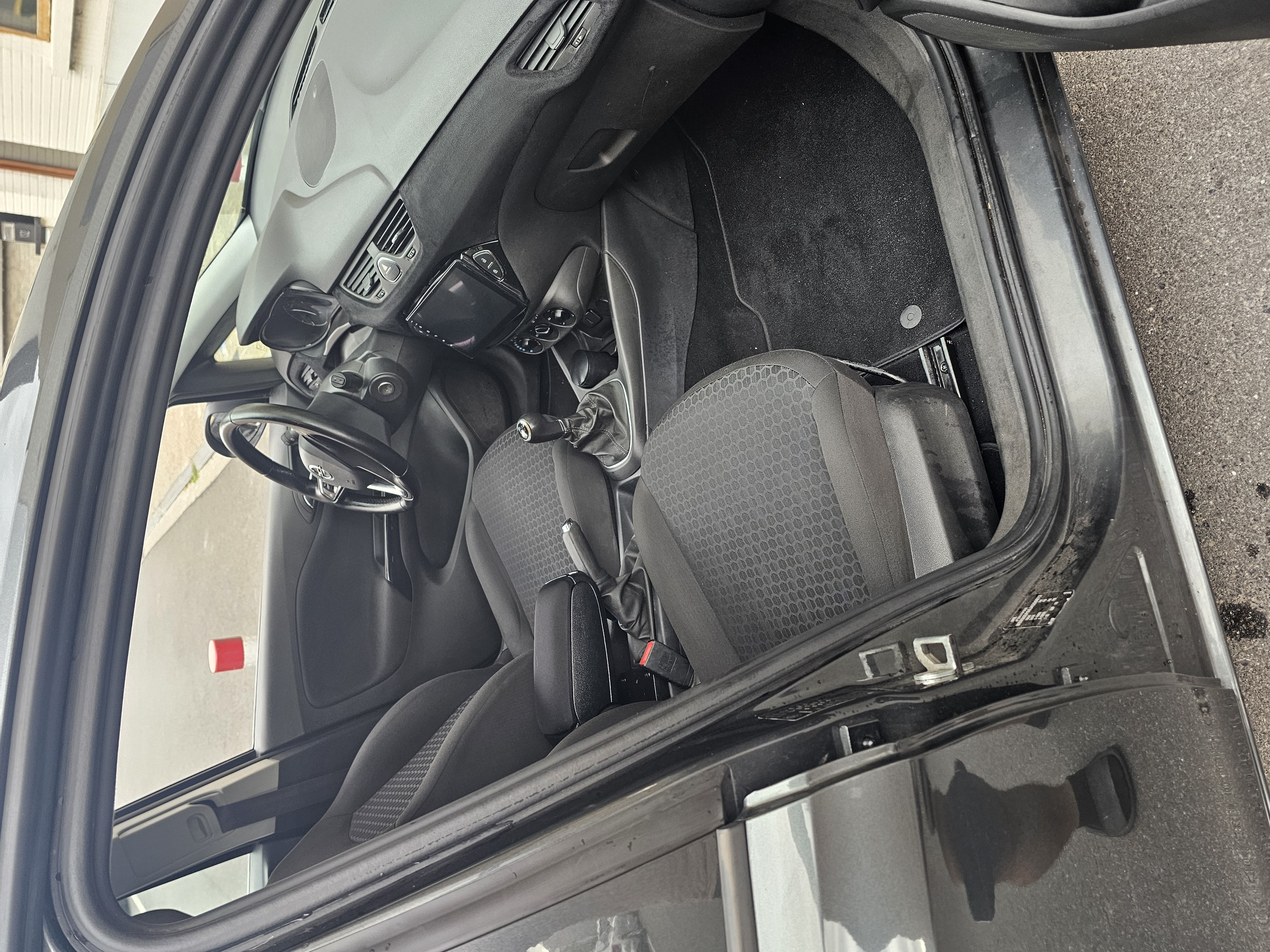 Opel Corsa V 1.4 90 COLOR EDITION 5P