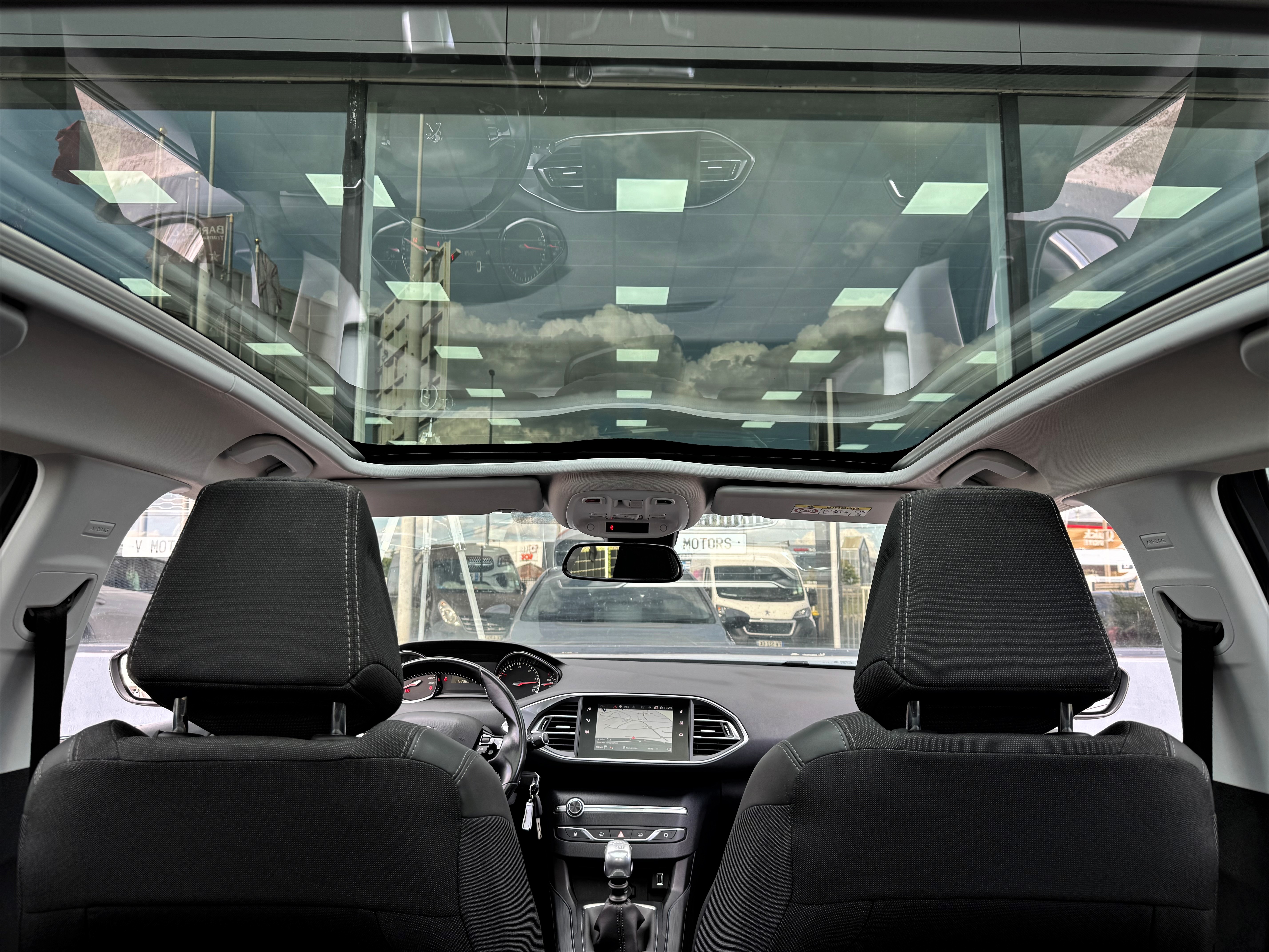 Peugeot 308 II HDi 130 S&S Allure Design' 1er Propriétaire