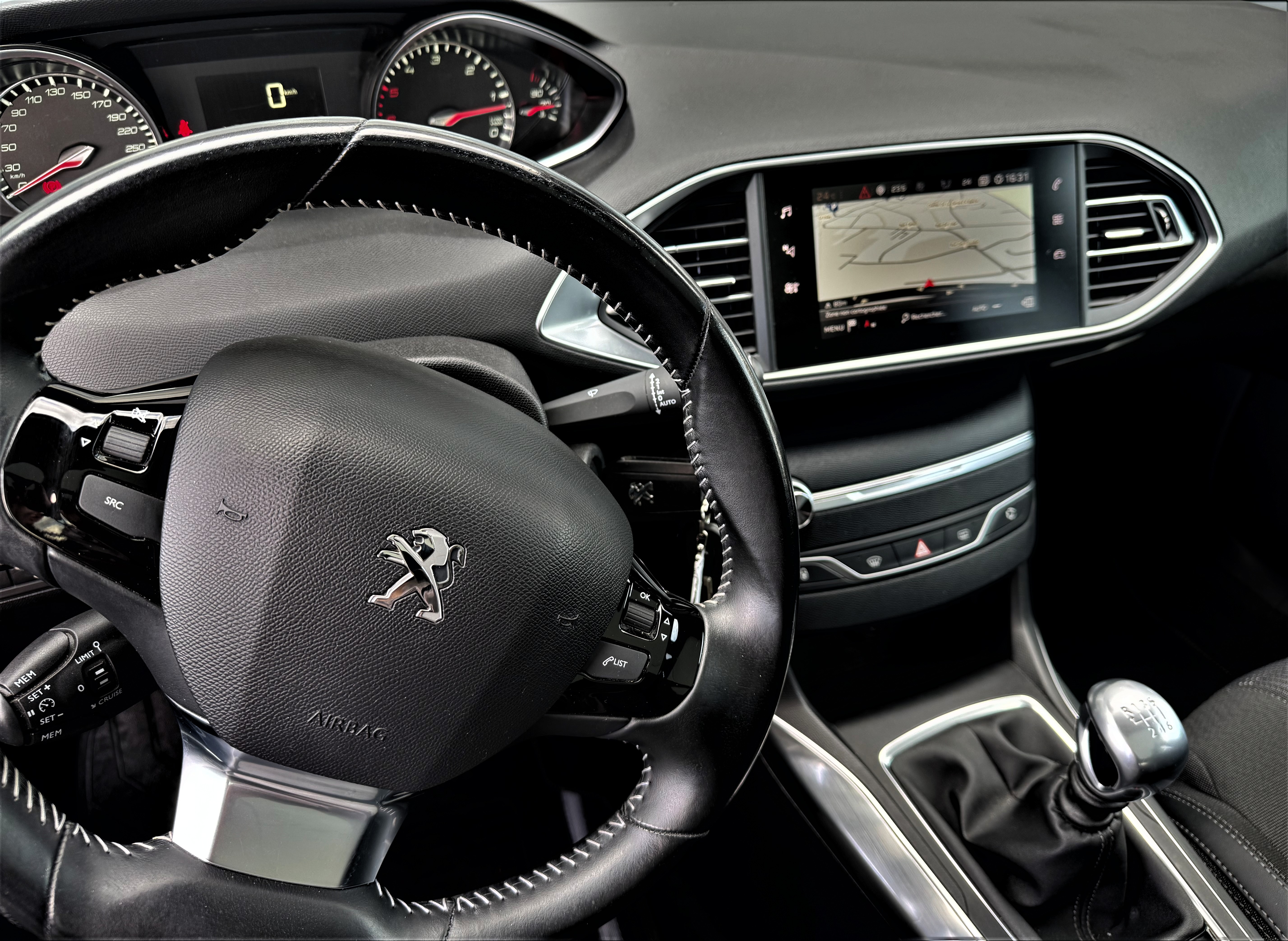 Peugeot 308 II HDi 130 S&S Allure Design' 1er Propriétaire