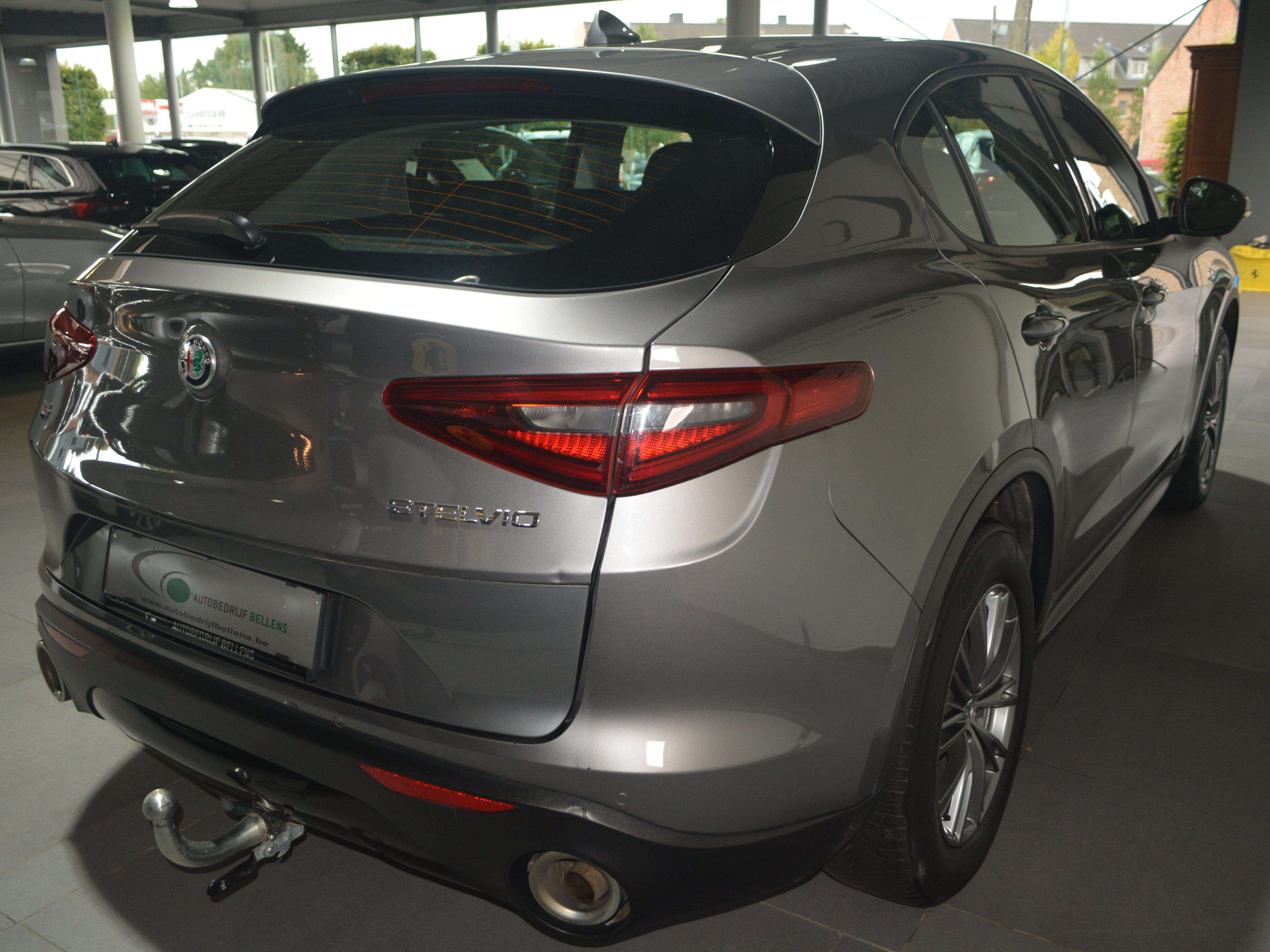 Alfa Romeo Stelvio Stelvio 2.0 Turbo 16V AT8-Q4 Super NAVI + CAM