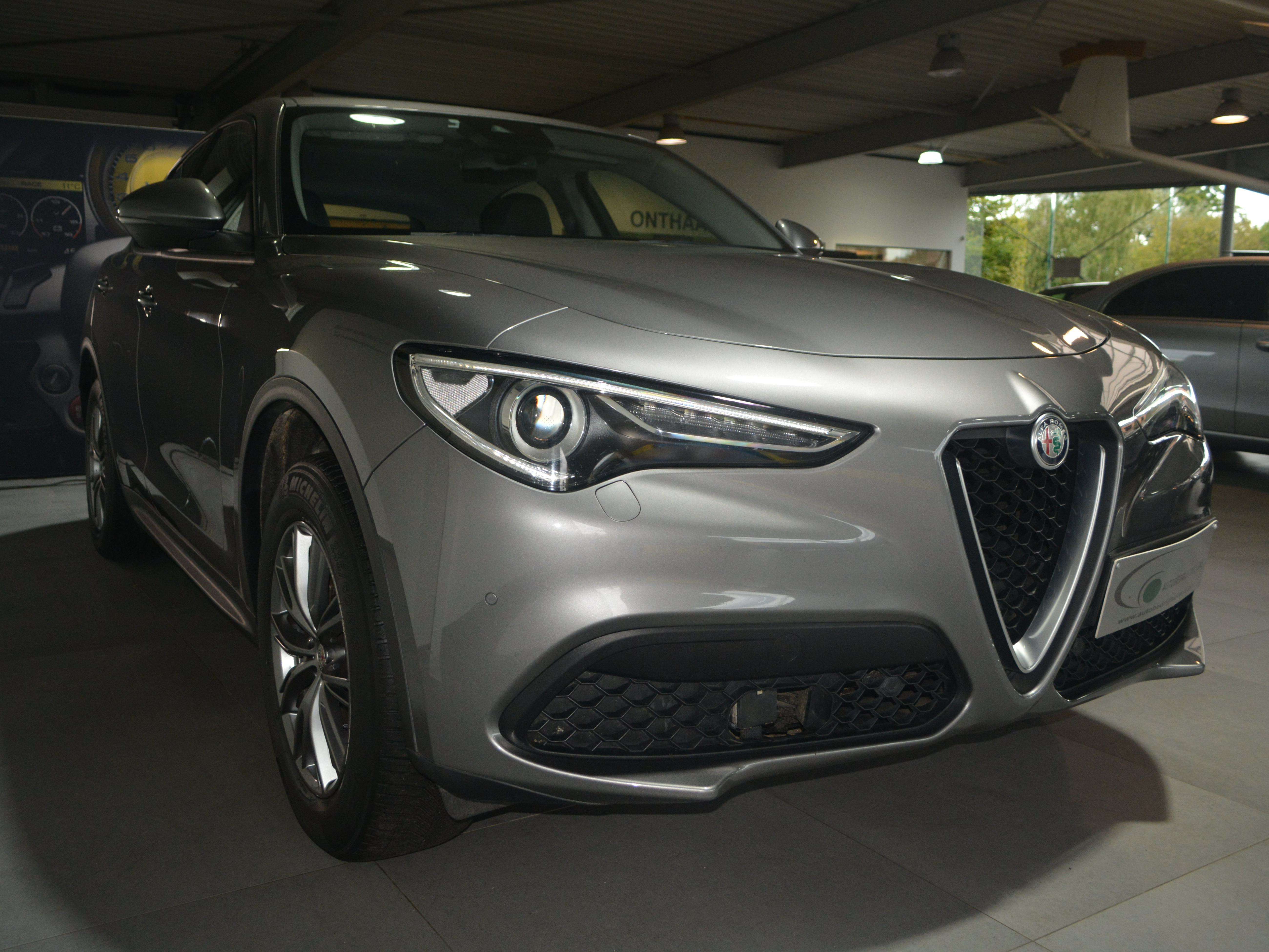 Alfa Romeo Stelvio Stelvio 2.0 Turbo 16V AT8-Q4 Super NAVI + CAM