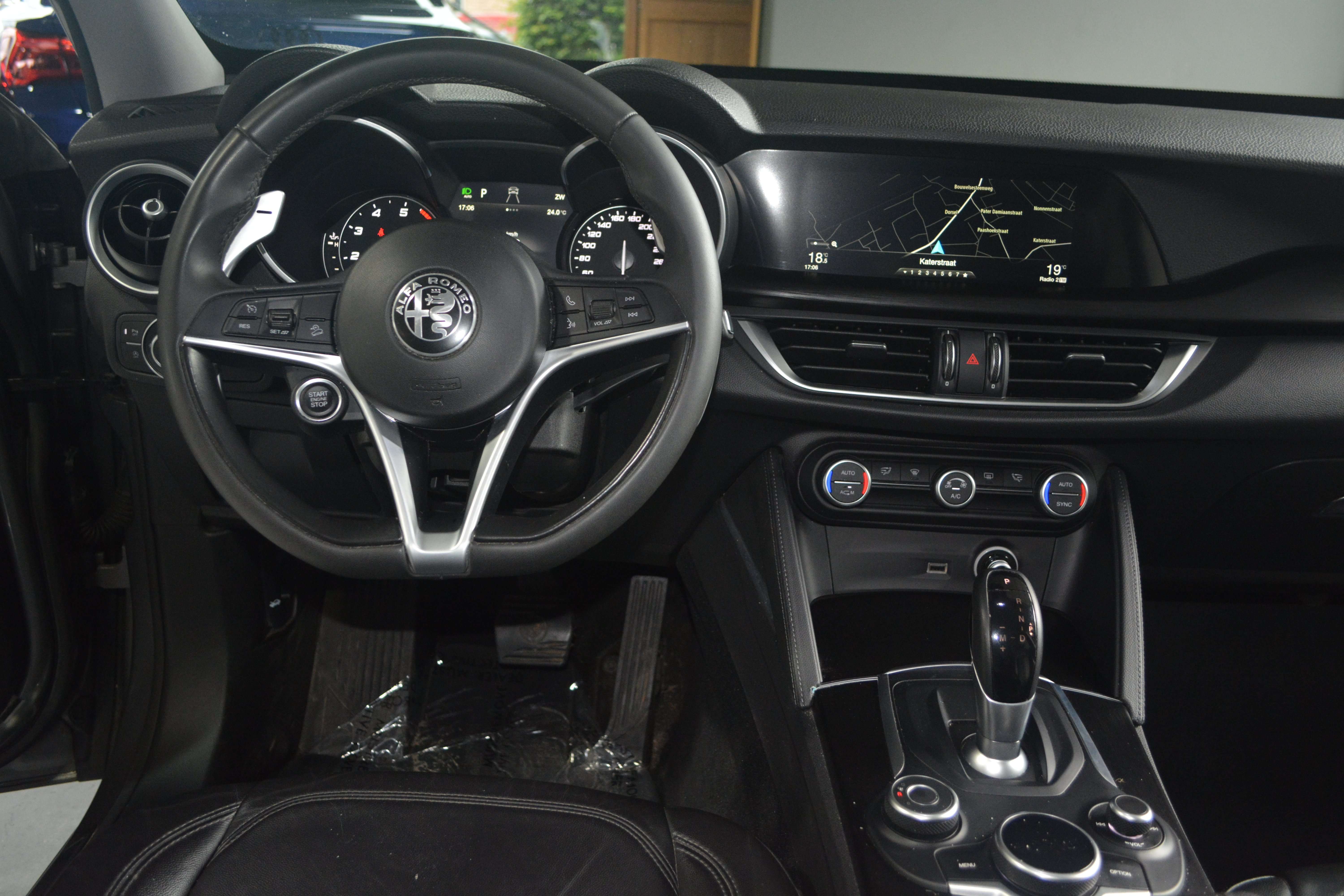 Alfa Romeo Stelvio Stelvio 2.0 Turbo 16V AT8-Q4 Super NAVI + CAM