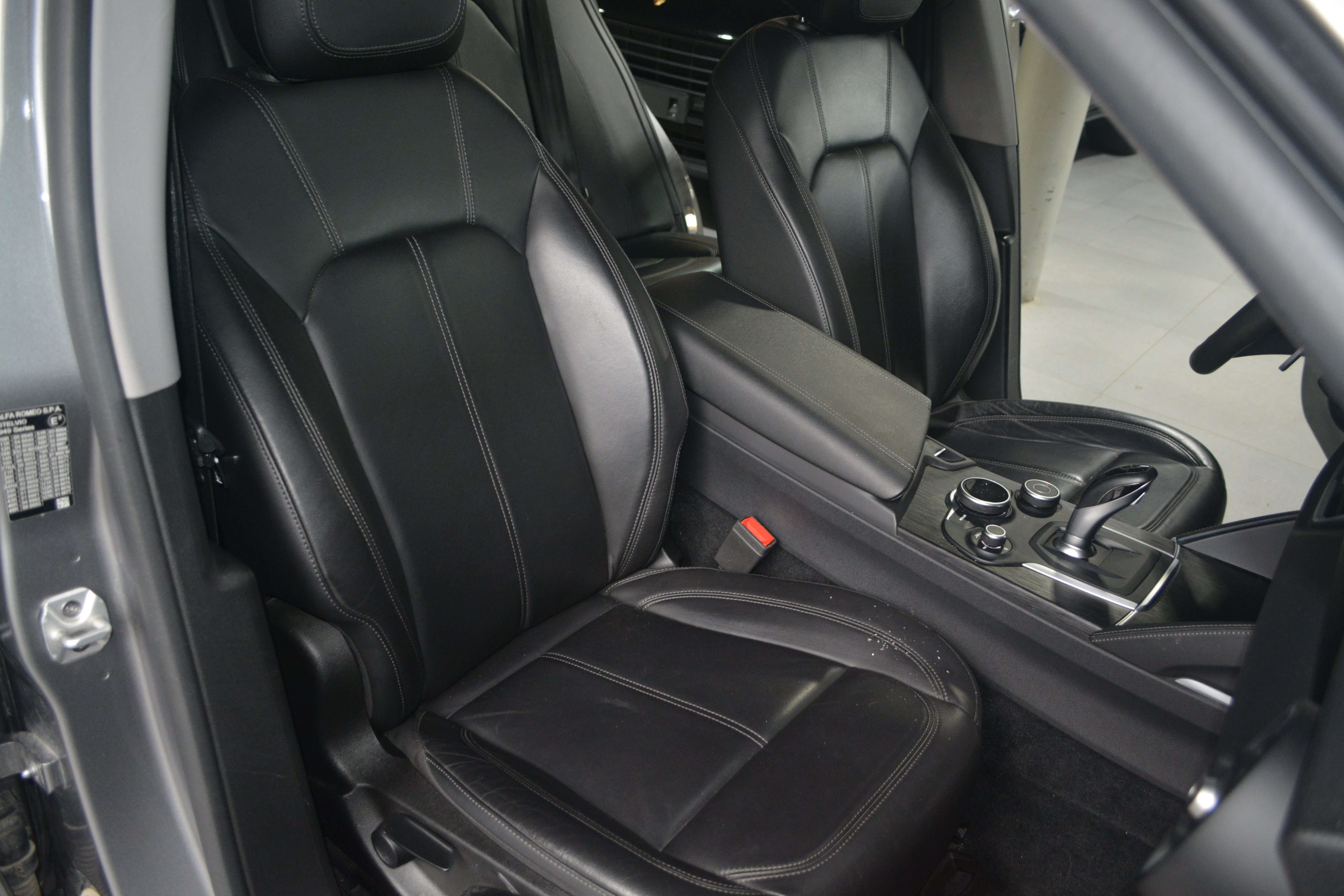 Alfa Romeo Stelvio Stelvio 2.0 Turbo 16V AT8-Q4 Super NAVI + CAM