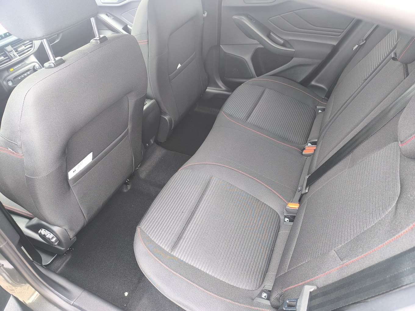 Ford Focus St-line X - 1.0i mHev 125cv - Immatriculé avec 0km