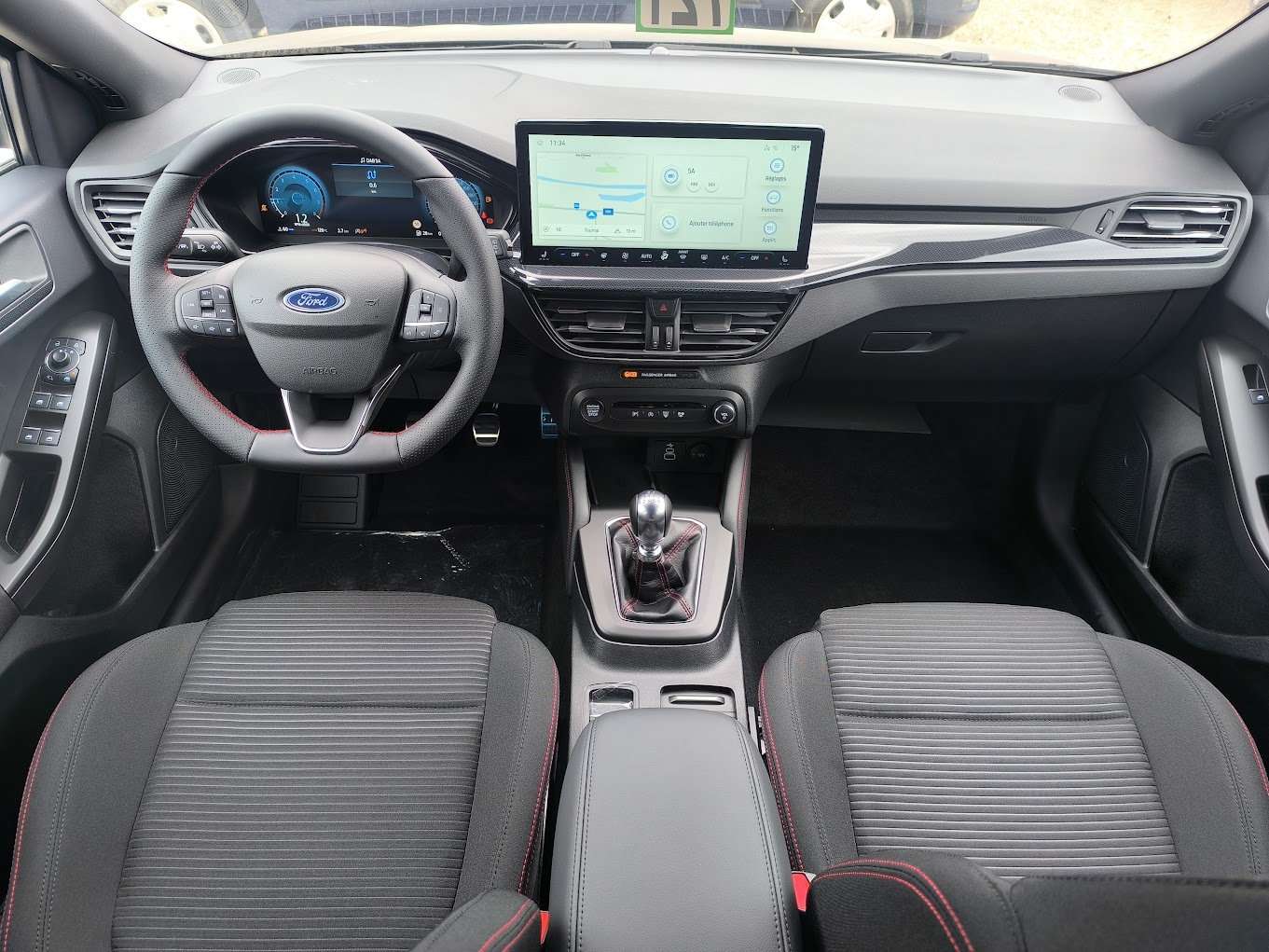 Ford Focus St-line X - 1.0i mHev 125cv - Immatriculé avec 0km