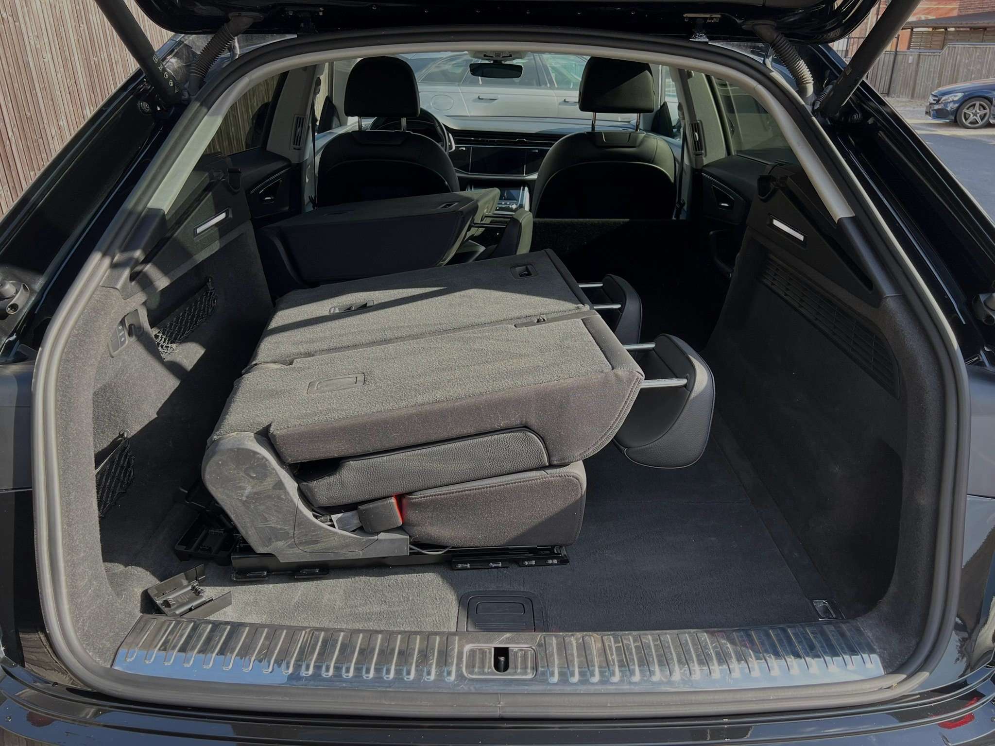 Audi Q8 55 TFSI quattro tiptronic LICHTE VRACHT/UTILITAIRE