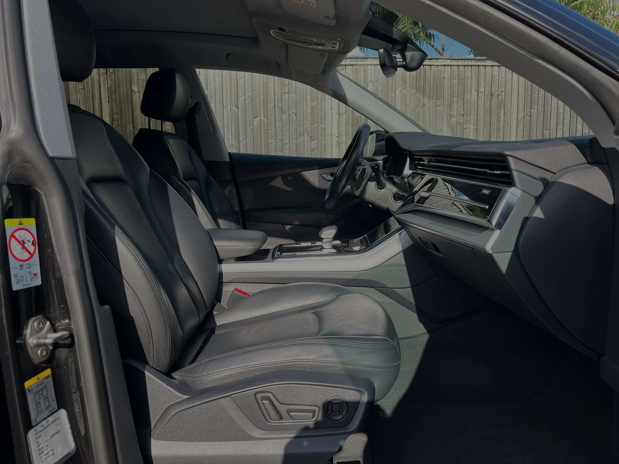 Audi Q8 55 TFSI quattro tiptronic LICHTE VRACHT/UTILITAIRE