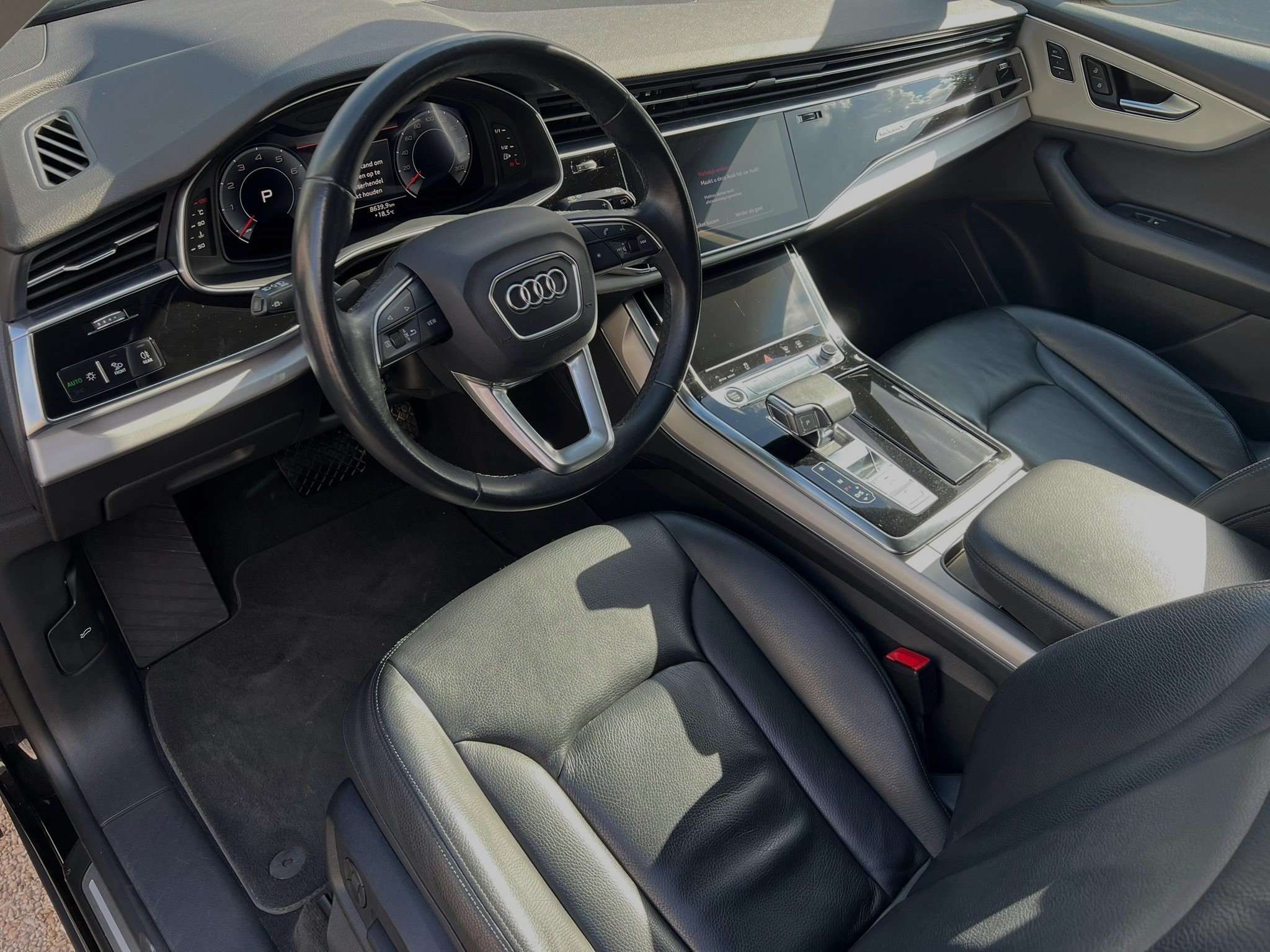 Audi Q8 55 TFSI quattro tiptronic LICHTE VRACHT/UTILITAIRE