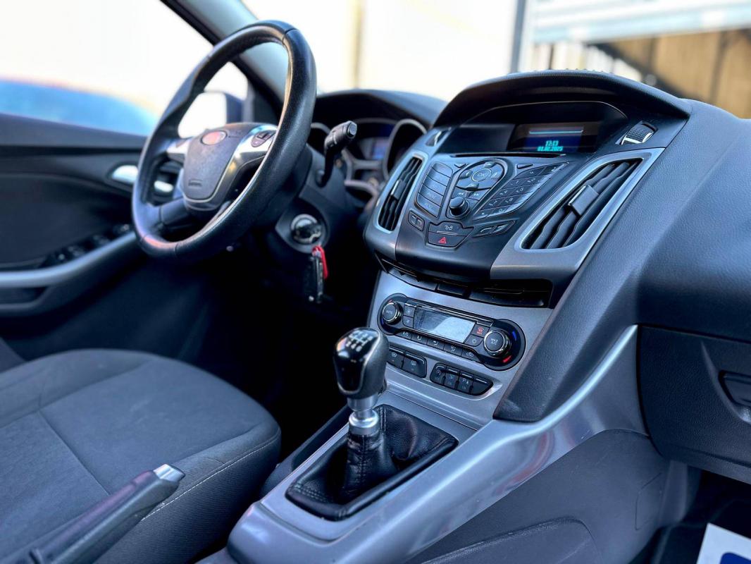 Ford Focus II 1.6 TDCi 115ch FAP Stop&Start Titanium X