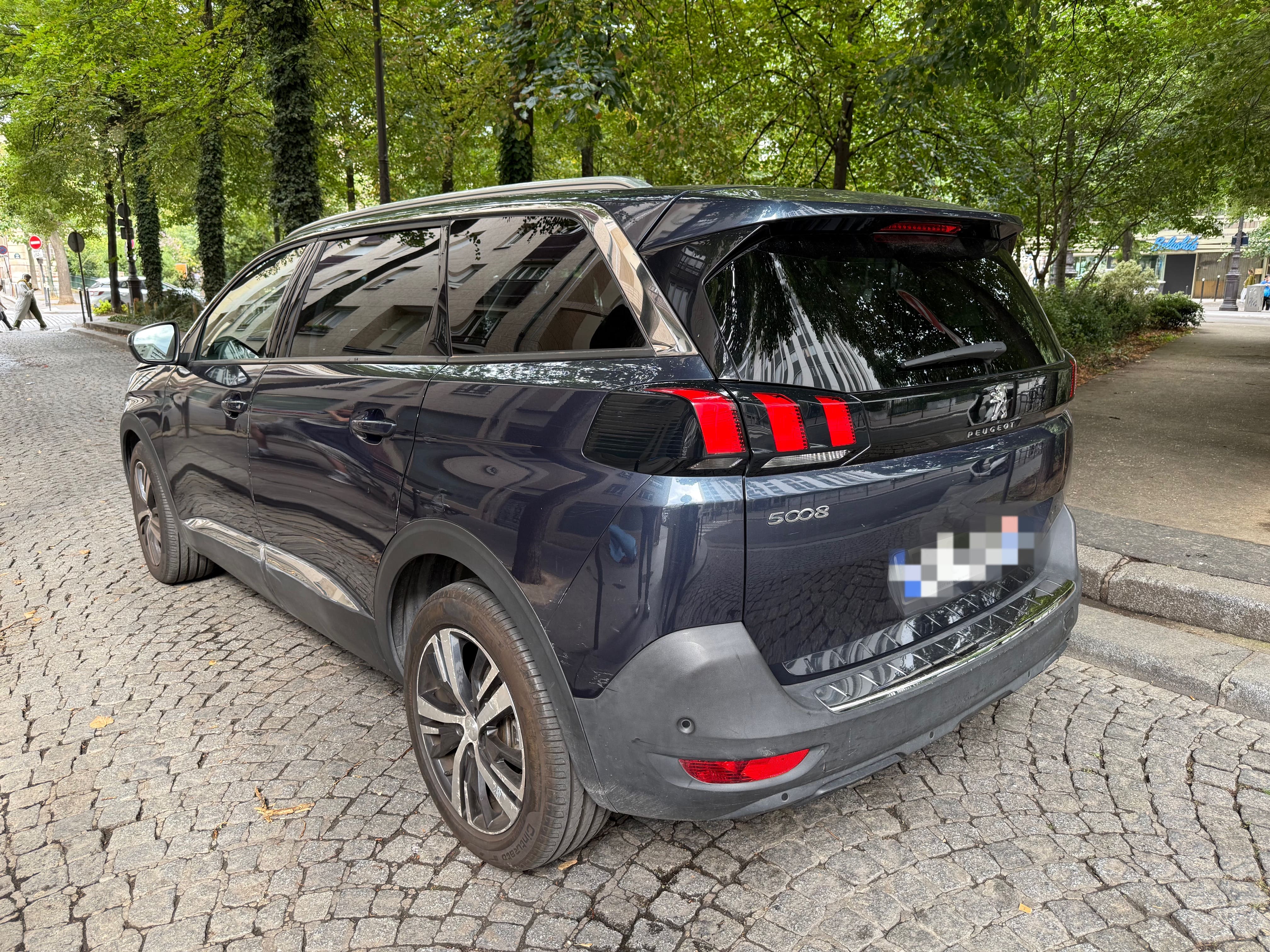 Peugeot 5008 II 1.2 PURETECH 130 S&amp;S 7CV ALLURE BUSINESS EAT8