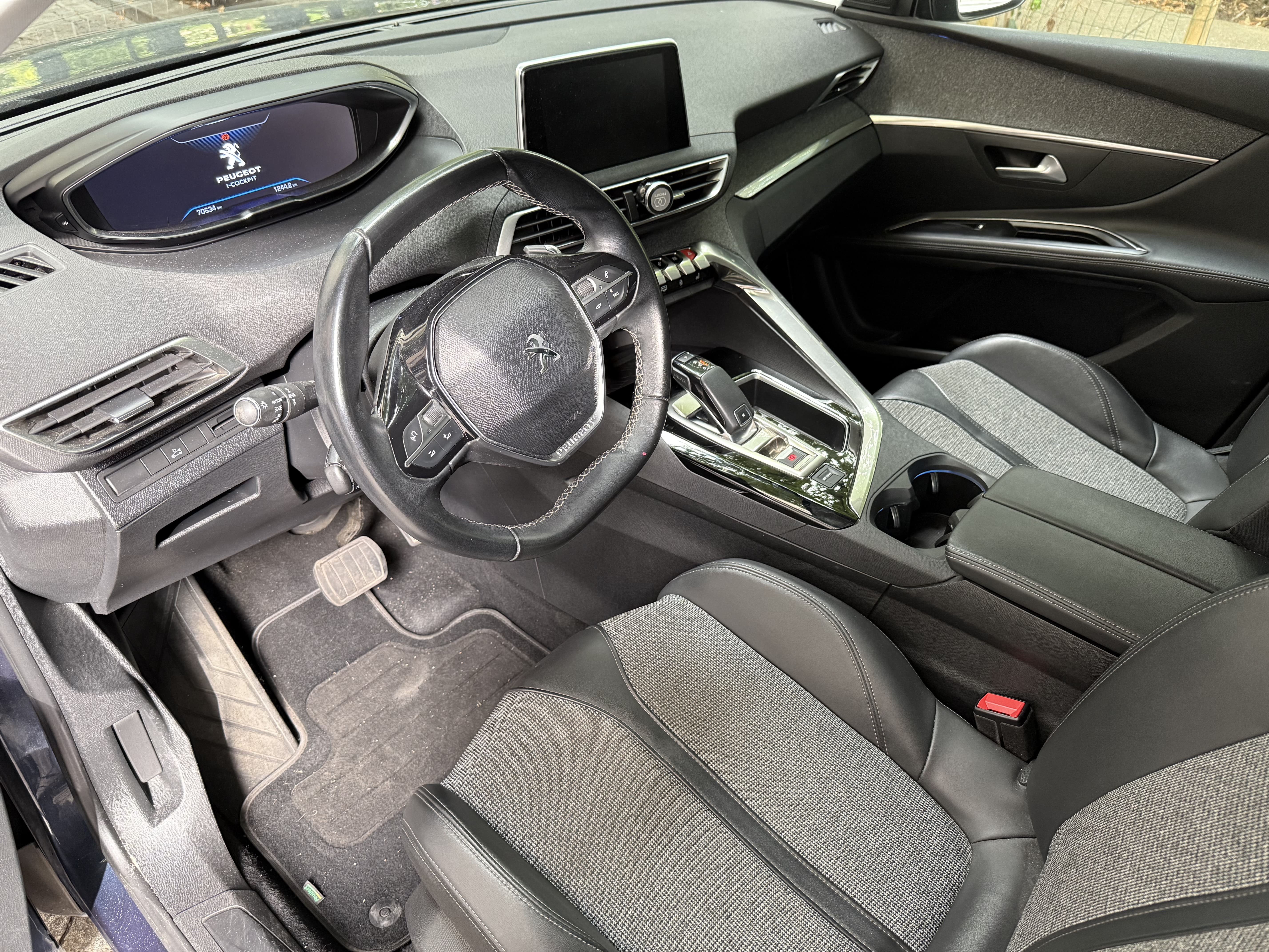 Peugeot 5008 II 1.2 PURETECH 130 S&amp;S 7CV ALLURE BUSINESS EAT8