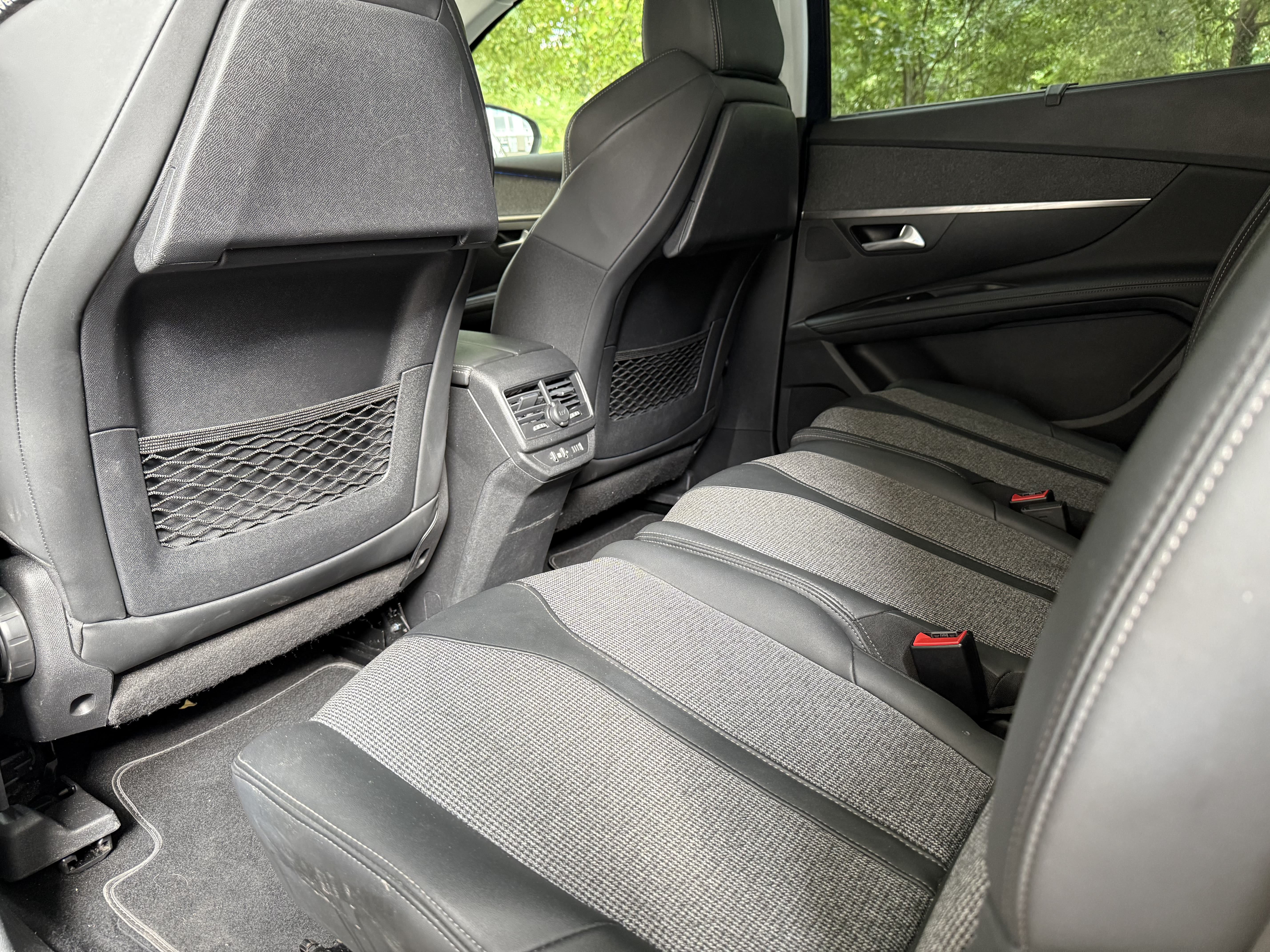 Peugeot 5008 II 1.2 PURETECH 130 S&amp;S 7CV ALLURE BUSINESS EAT8