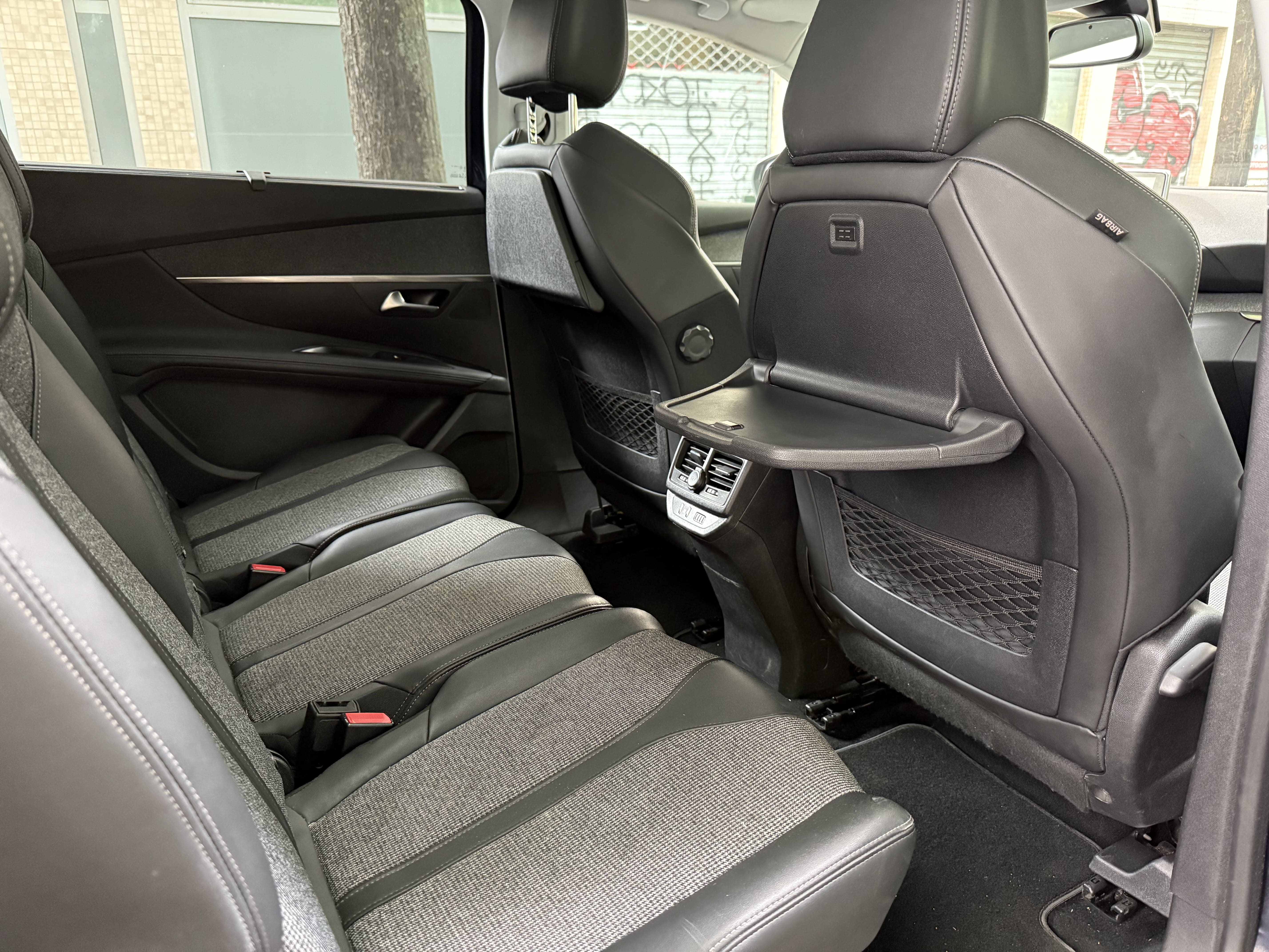 Peugeot 5008 II 1.2 PURETECH 130 S&amp;S 7CV ALLURE BUSINESS EAT8