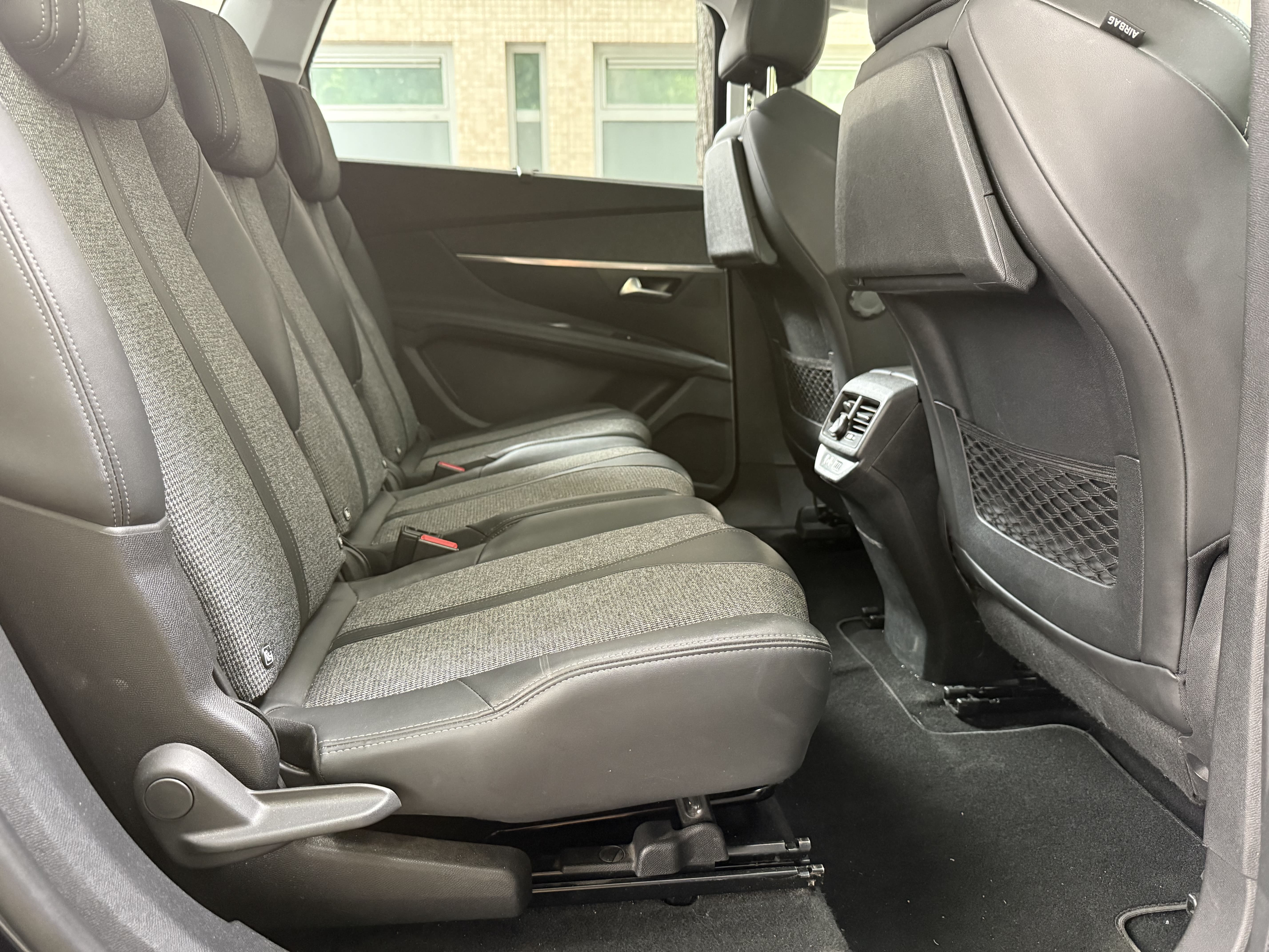 Peugeot 5008 II 1.2 PURETECH 130 S&amp;S 7CV ALLURE BUSINESS EAT8