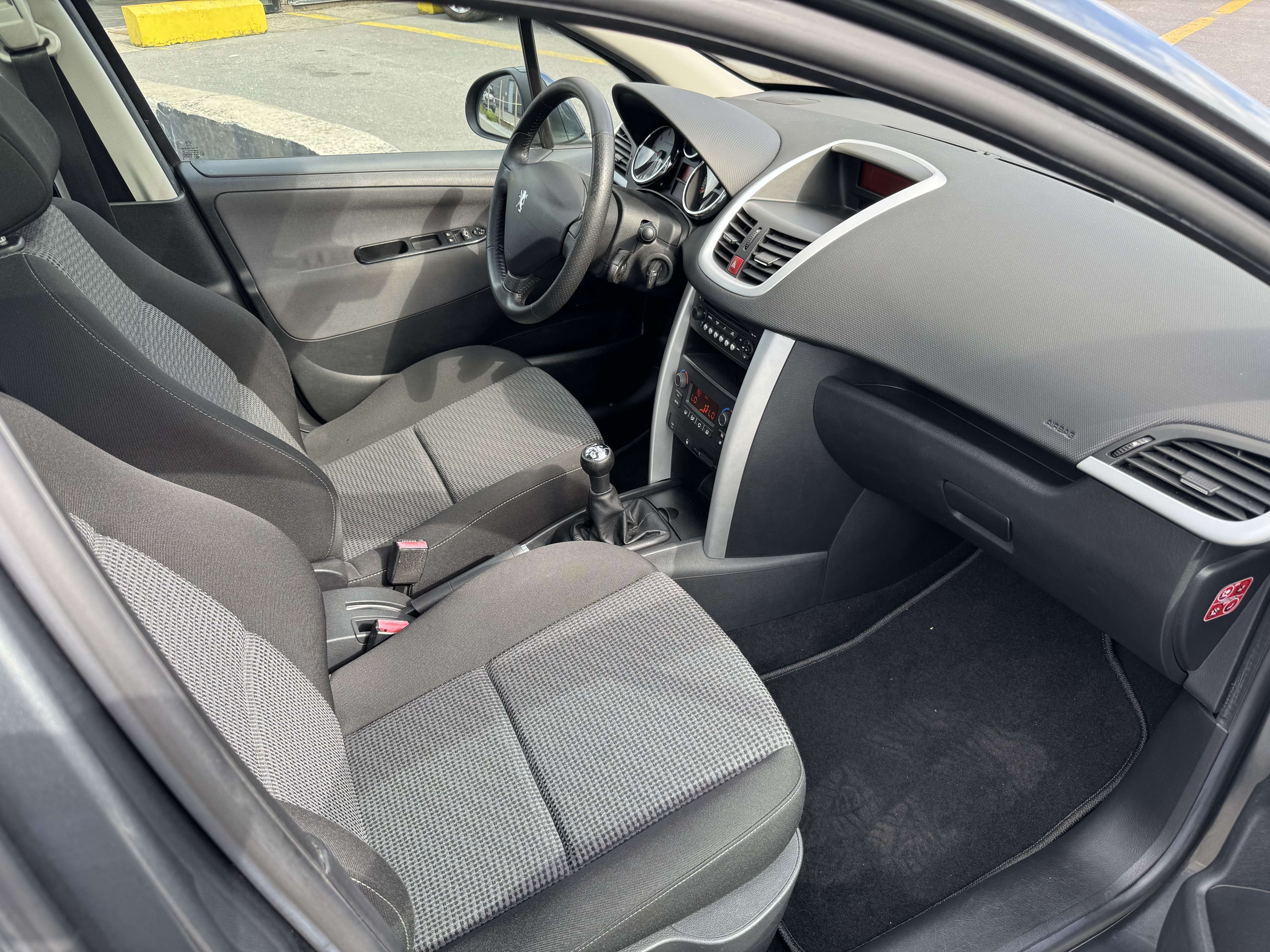 Peugeot 207 1.6i 16v✅113782km✅toit panoramique/Aico digita