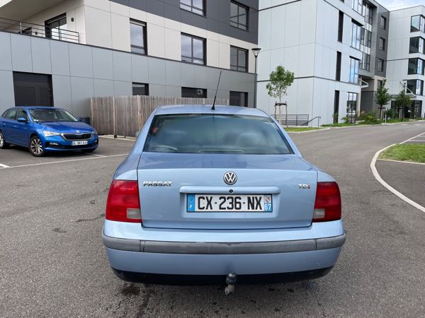 Aiways U6 Volkswagen Passât