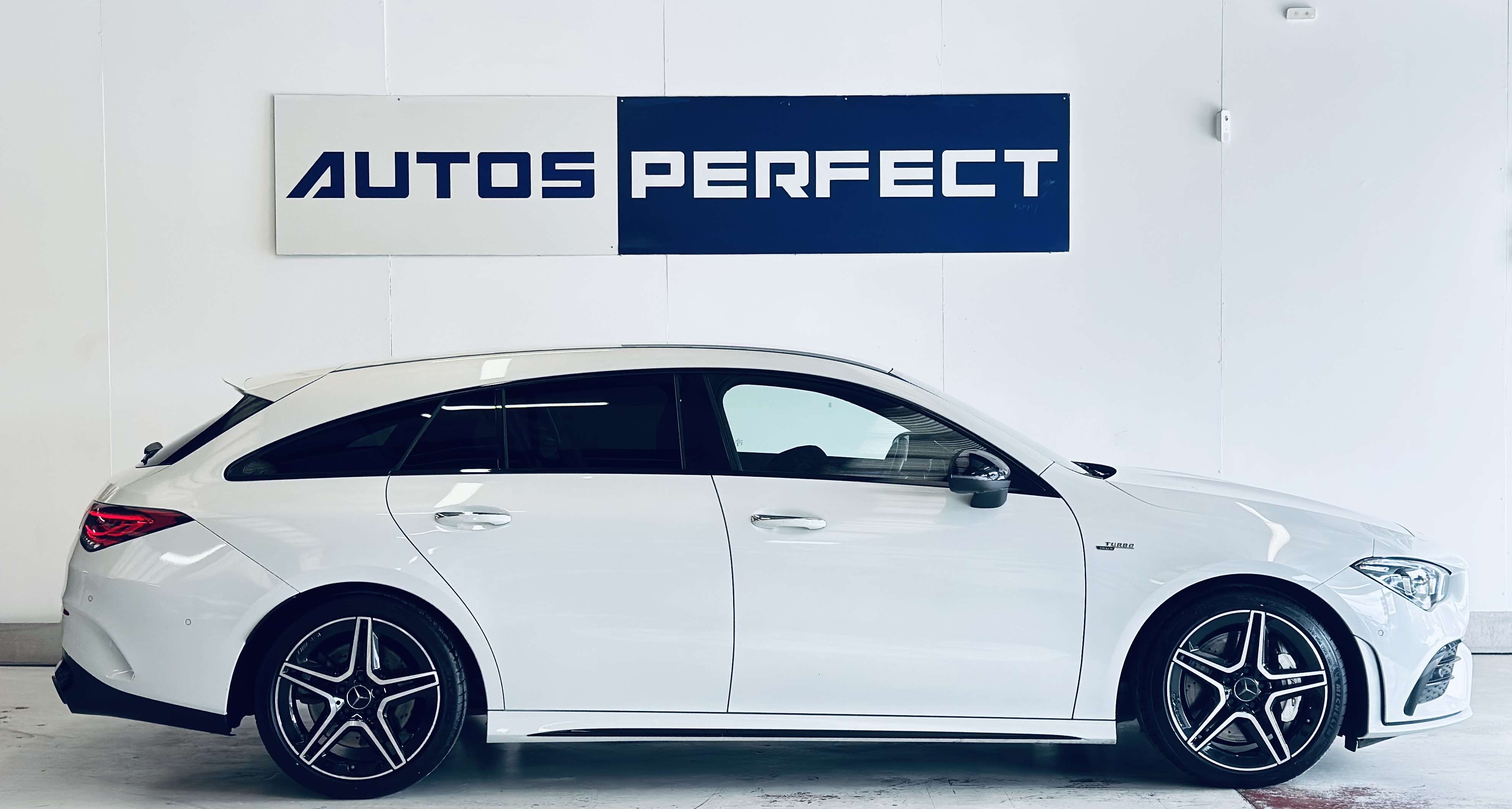 Mercedes-Benz CLA 35 AMG 4-Matic BOITE AUTO PALETTE CAMERA PDC NAVI BIZONE