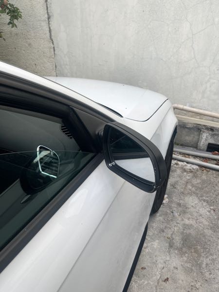 Audi A4 IV (2) 2.0 TDI 143 S LINE