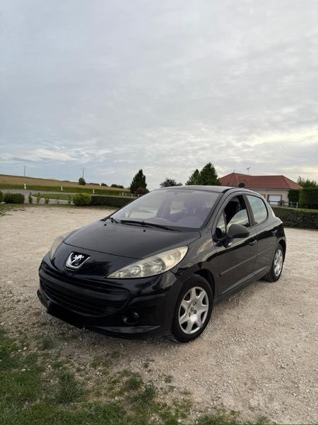 Peugeot 207 1.4 HDI 70 EXECUTIVE 5P