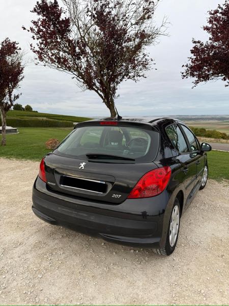 Peugeot 207 1.4 HDI 70 EXECUTIVE 5P