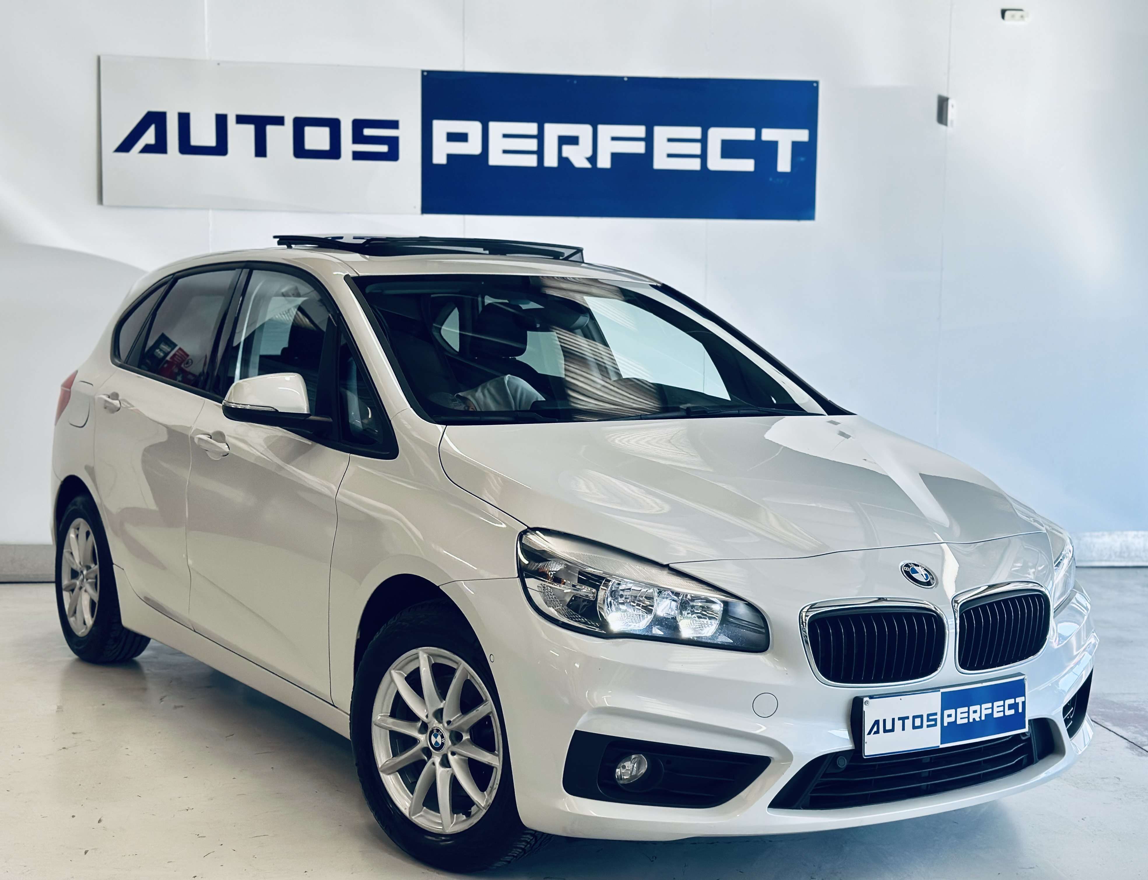 BMW 216 dActive Tourer PDC NAVI CLIM BIZONE TOIT PANO-OUVR