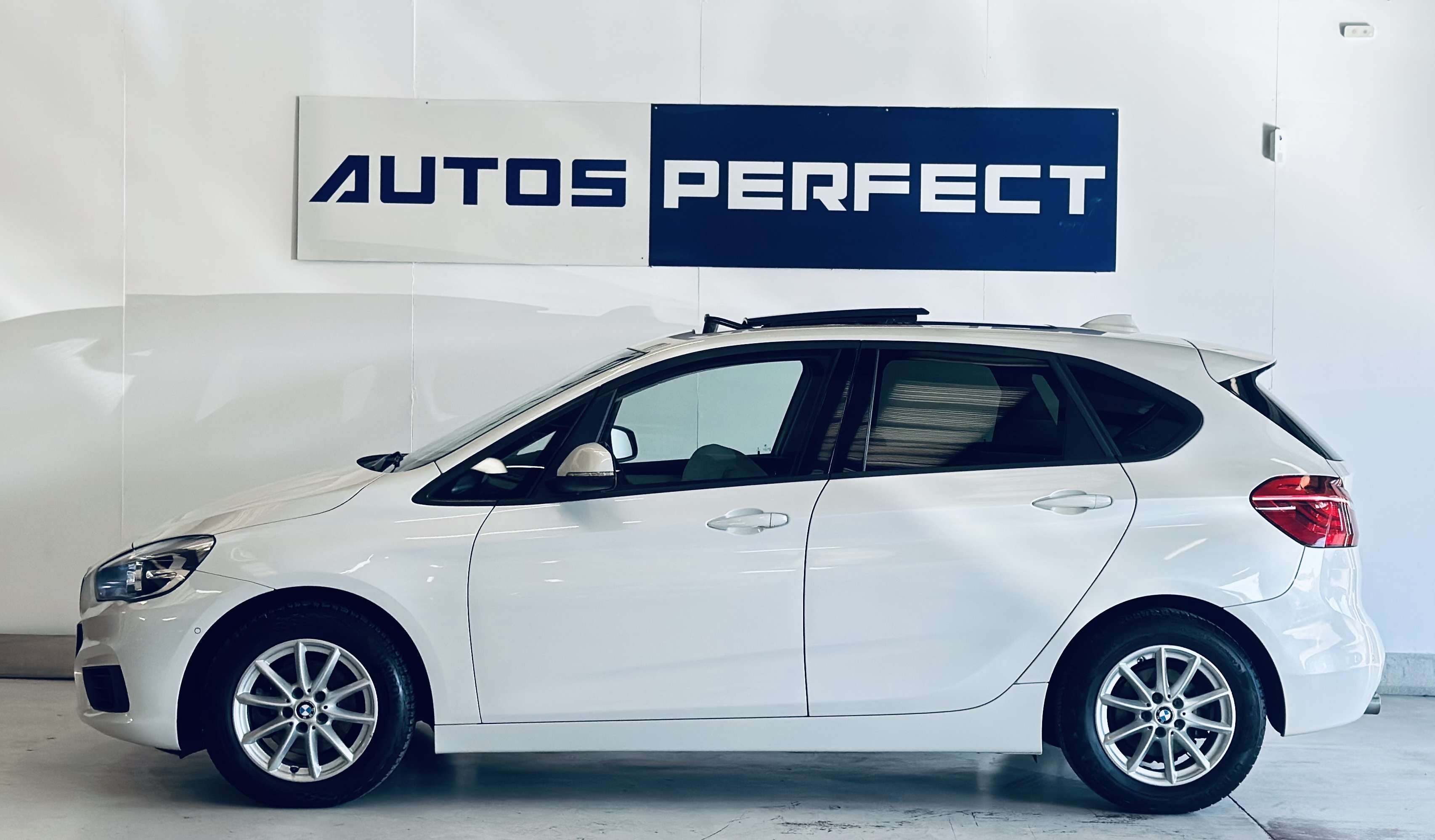 BMW 216 dActive Tourer PDC NAVI CLIM BIZONE TOIT PANO-OUVR