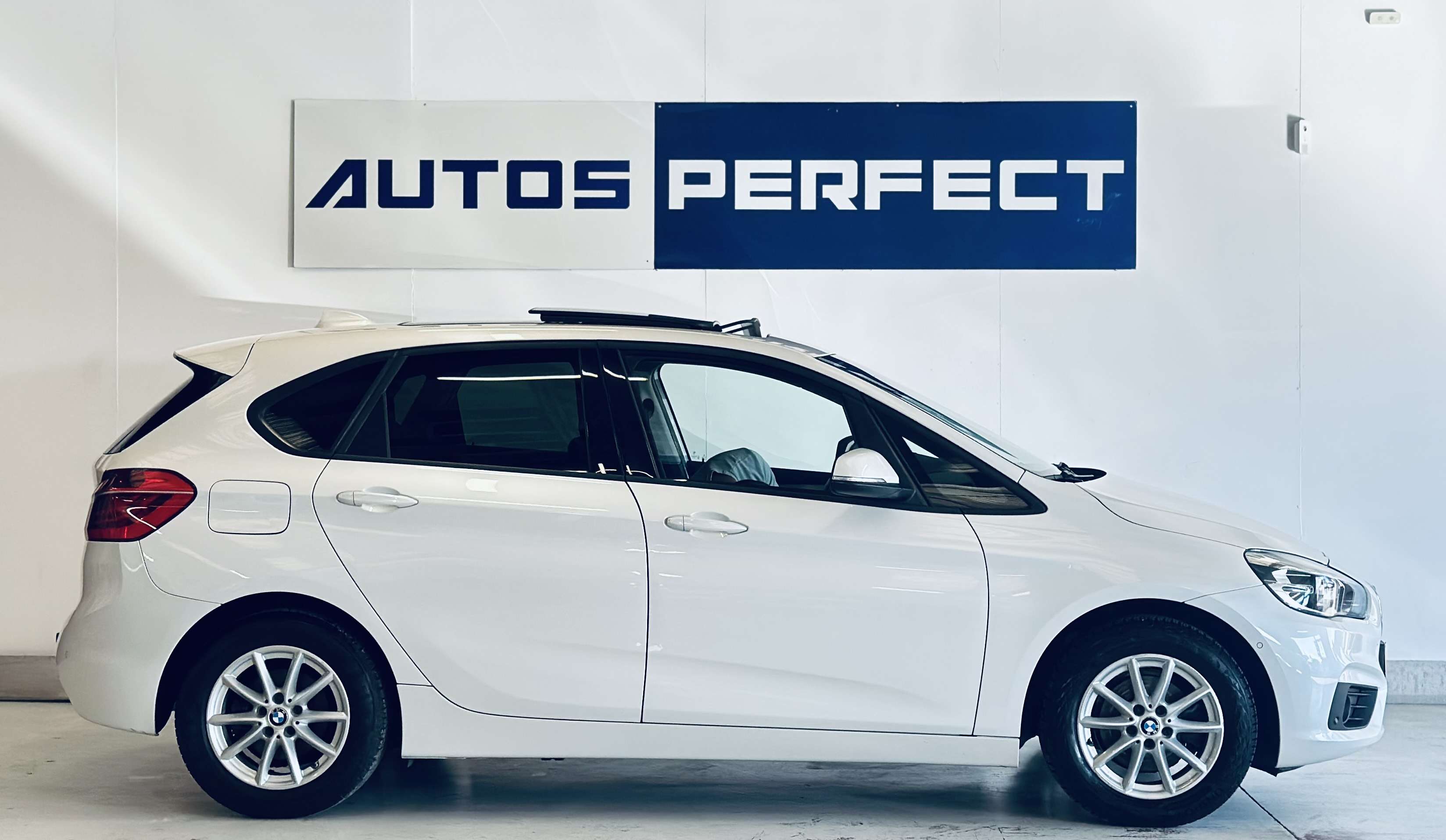 BMW 216 dActive Tourer PDC NAVI CLIM BIZONE TOIT PANO-OUVR