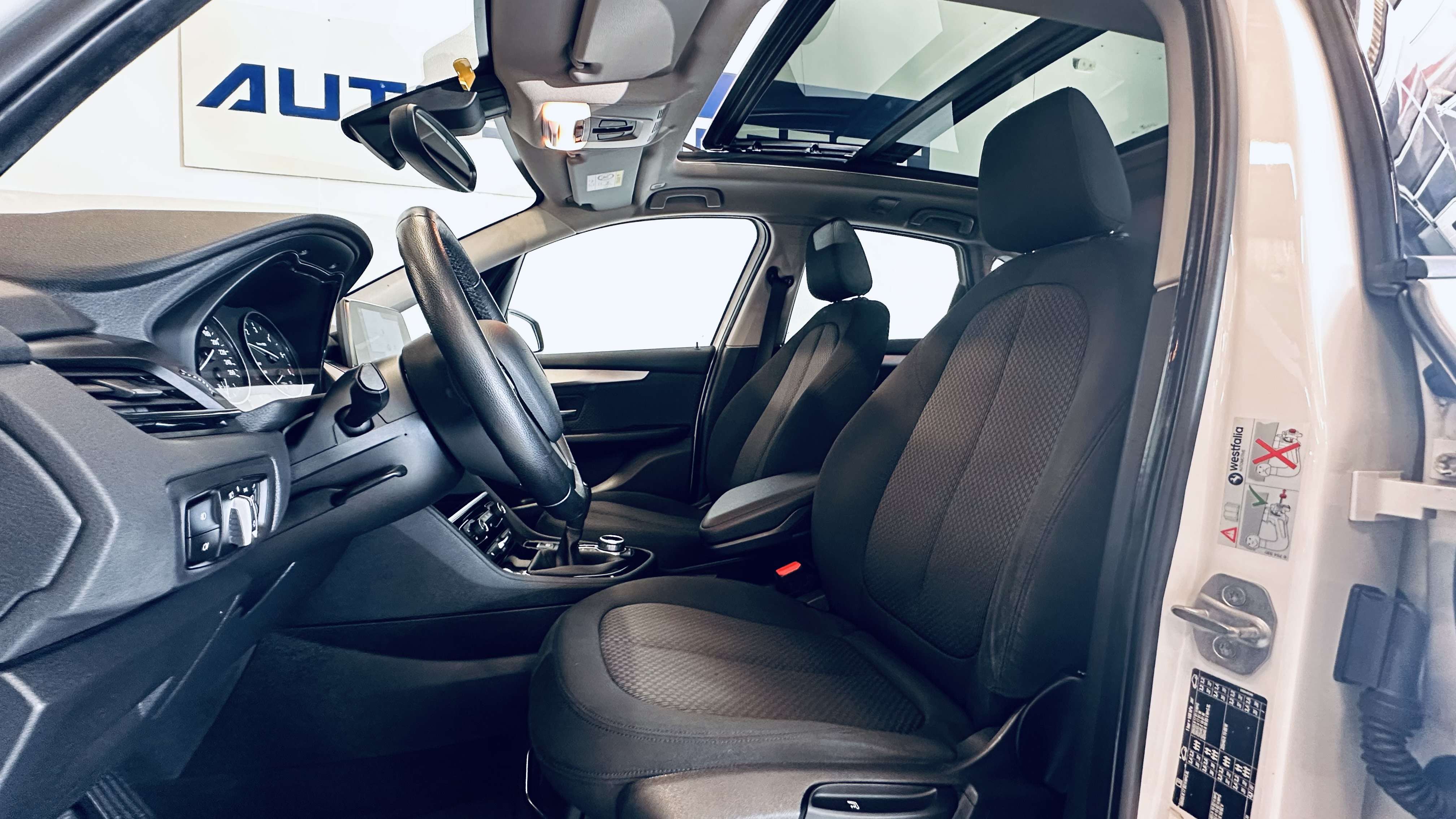BMW 216 dActive Tourer PDC NAVI CLIM BIZONE TOIT PANO-OUVR