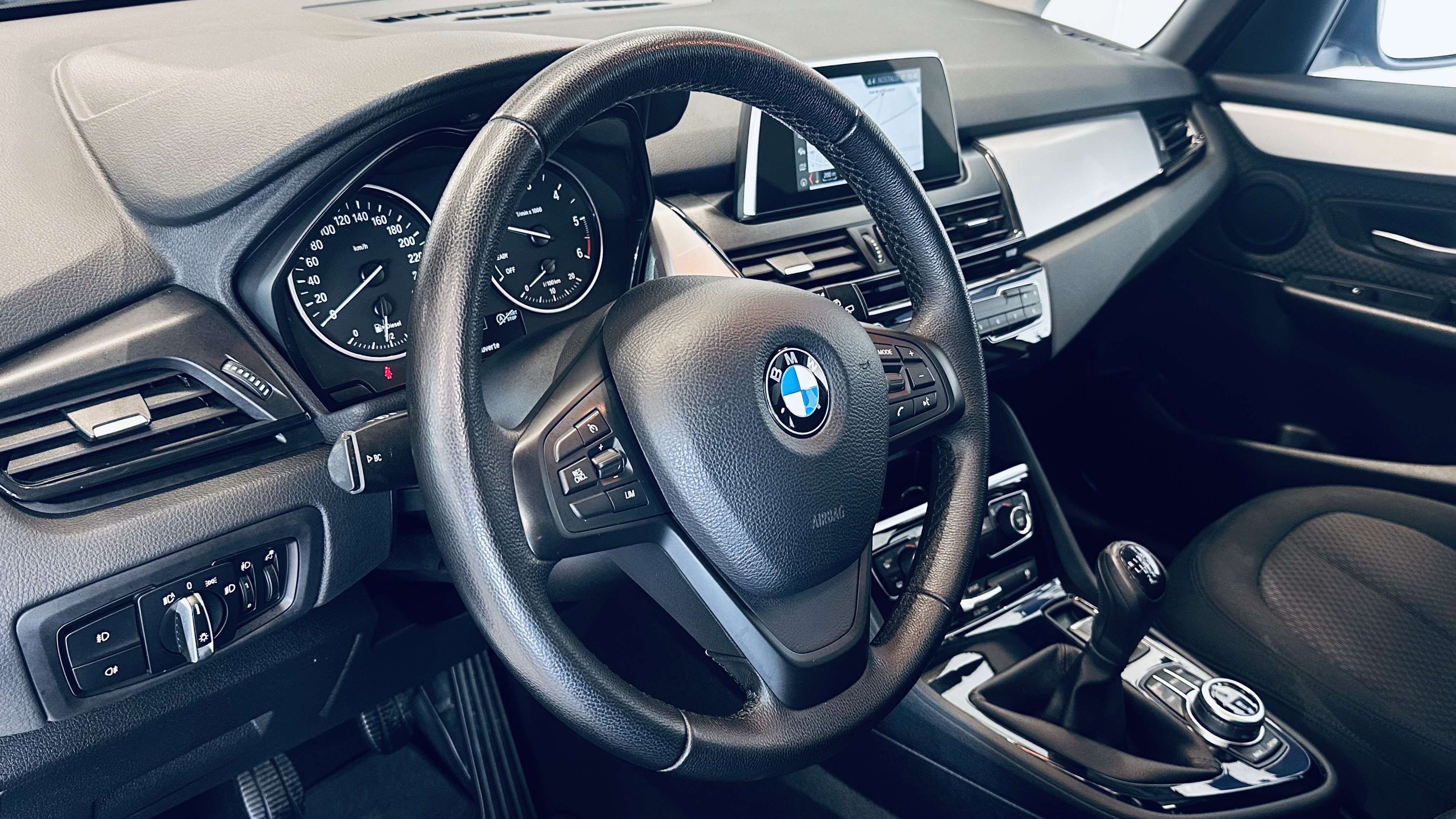 BMW 216 dActive Tourer PDC NAVI CLIM BIZONE TOIT PANO-OUVR