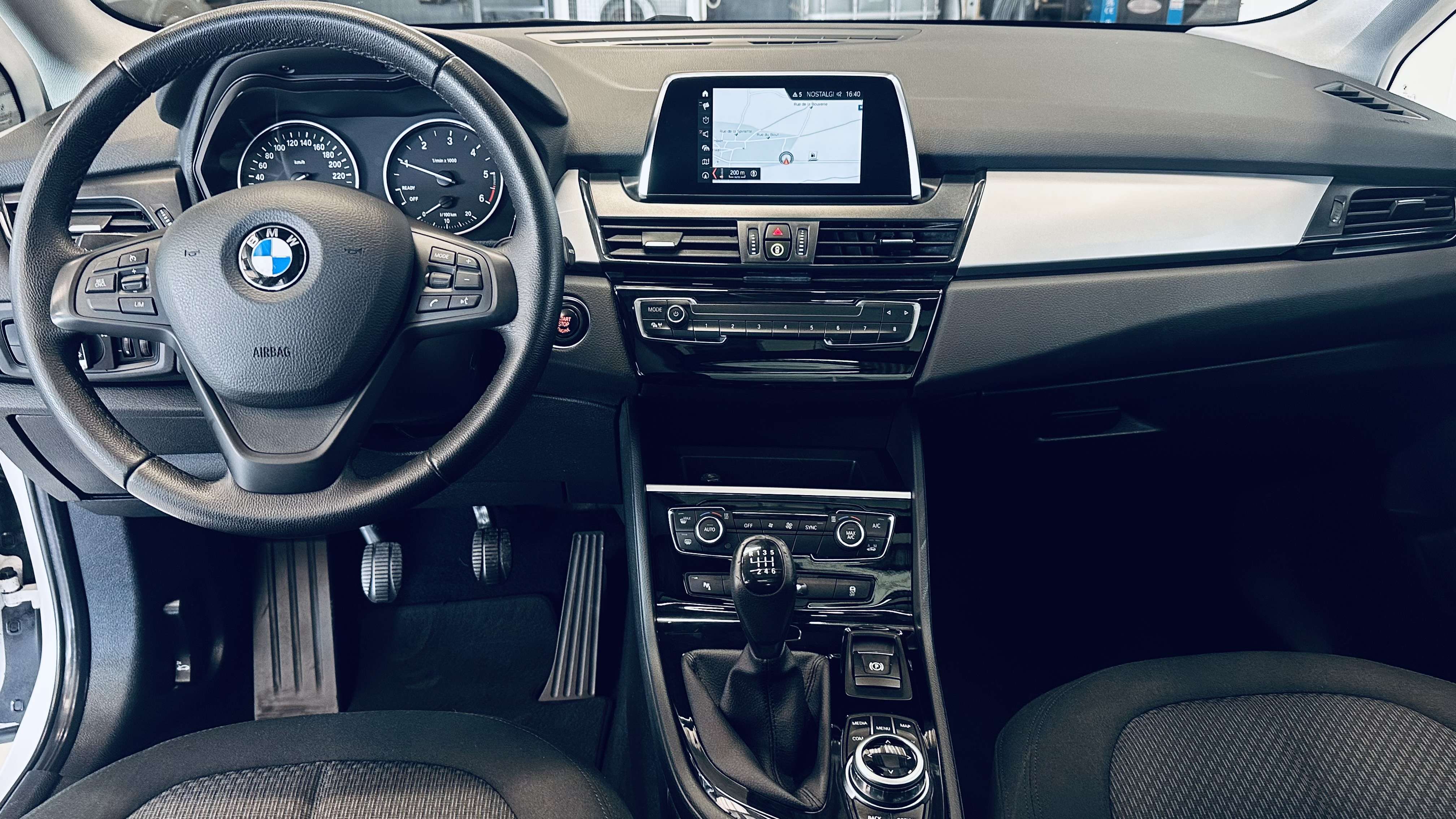 BMW 216 dActive Tourer PDC NAVI CLIM BIZONE TOIT PANO-OUVR