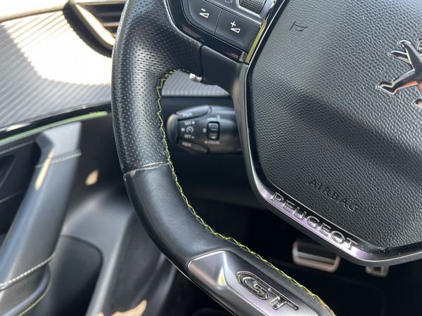 Peugeot 2008 II 1.5 BLUEHDI 130 S&amp;S GT LINE EAT8