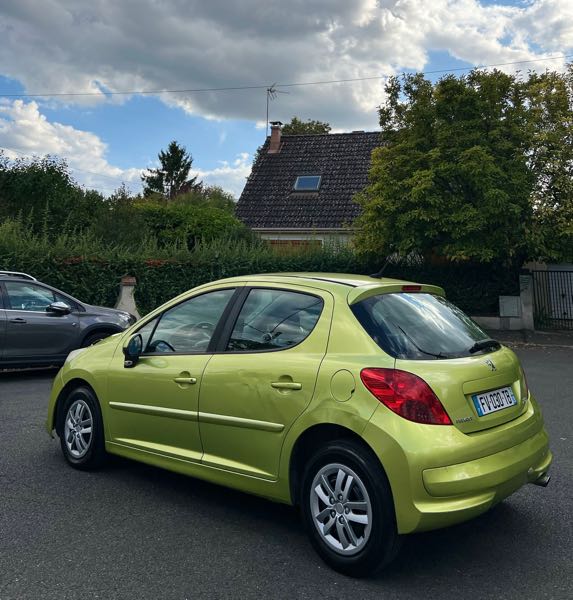 Peugeot 207 1.6 HDI 16V 90 EXECUTIVE 5P