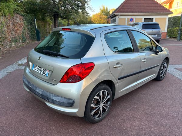 Peugeot 207 1.6 HDI 16V 110 EXECUTIVE 5P