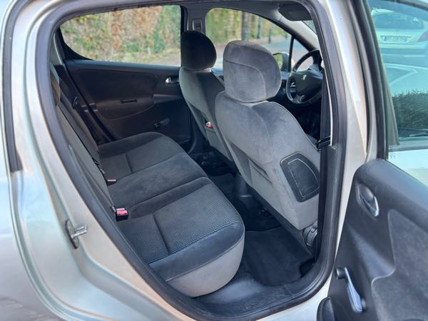 Peugeot 207 1.6 HDI 16V 110 EXECUTIVE 5P