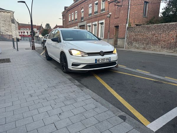 Volkswagen Golf VII (2) 1.0 TSI 110 BLUEMOTION TECHNOLOGY CONFORTLINE 5P