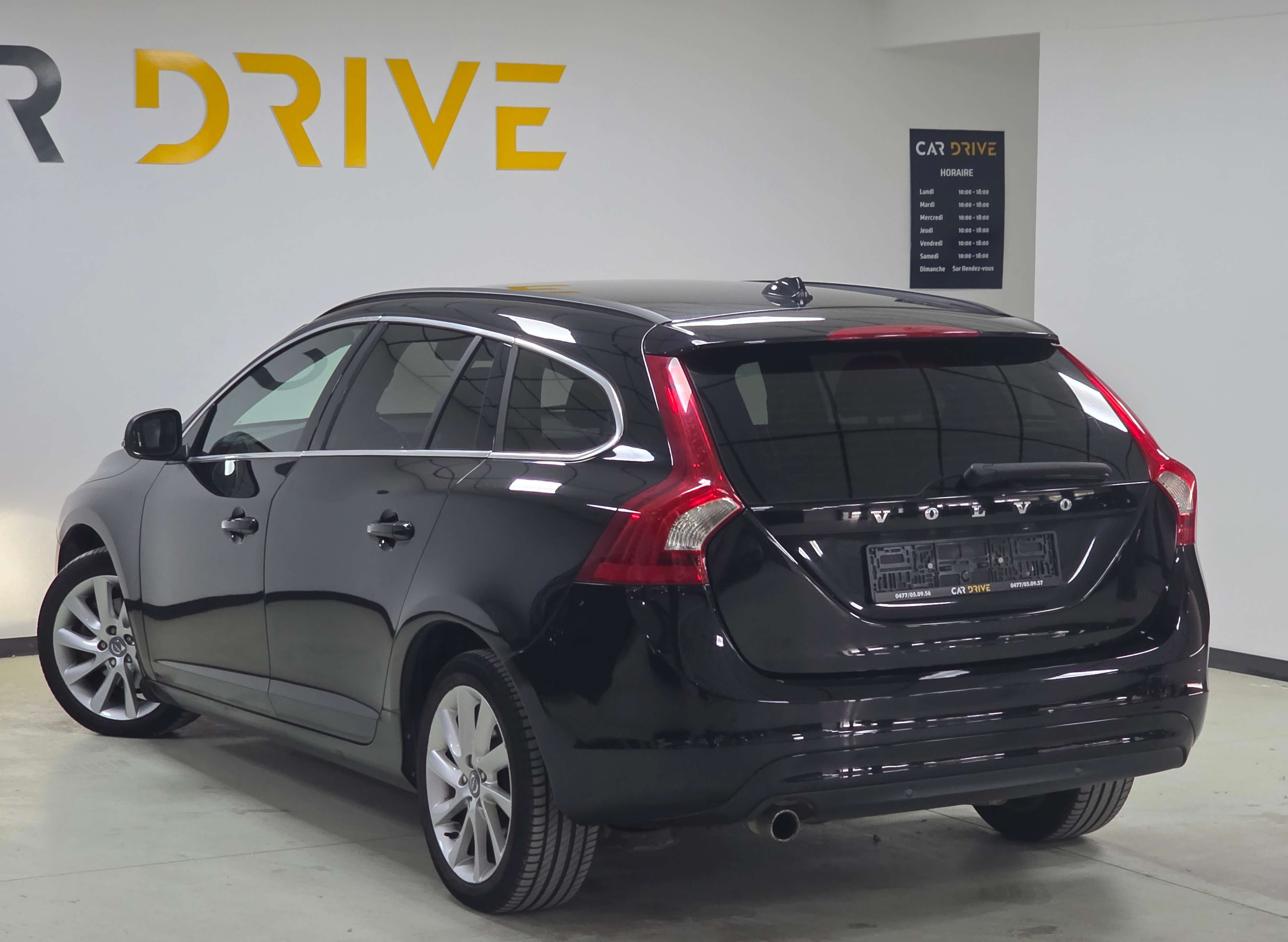 Volvo V60 1.6 D FACELIFT/CAPTEUR/CRUISE/CUIR/1ER PROPRIO