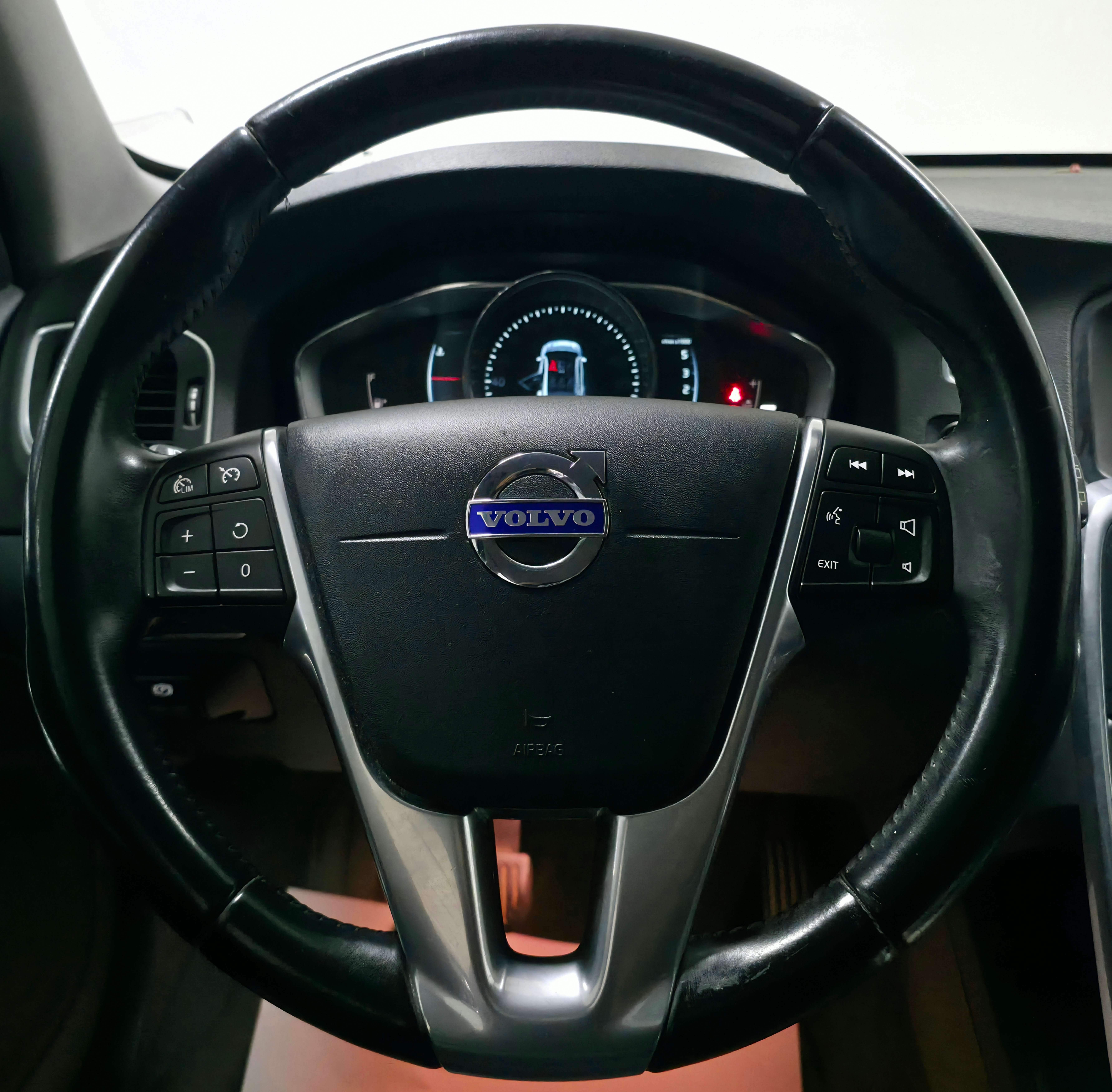 Volvo V60 1.6 D FACELIFT/CAPTEUR/CRUISE/CUIR/1ER PROPRIO