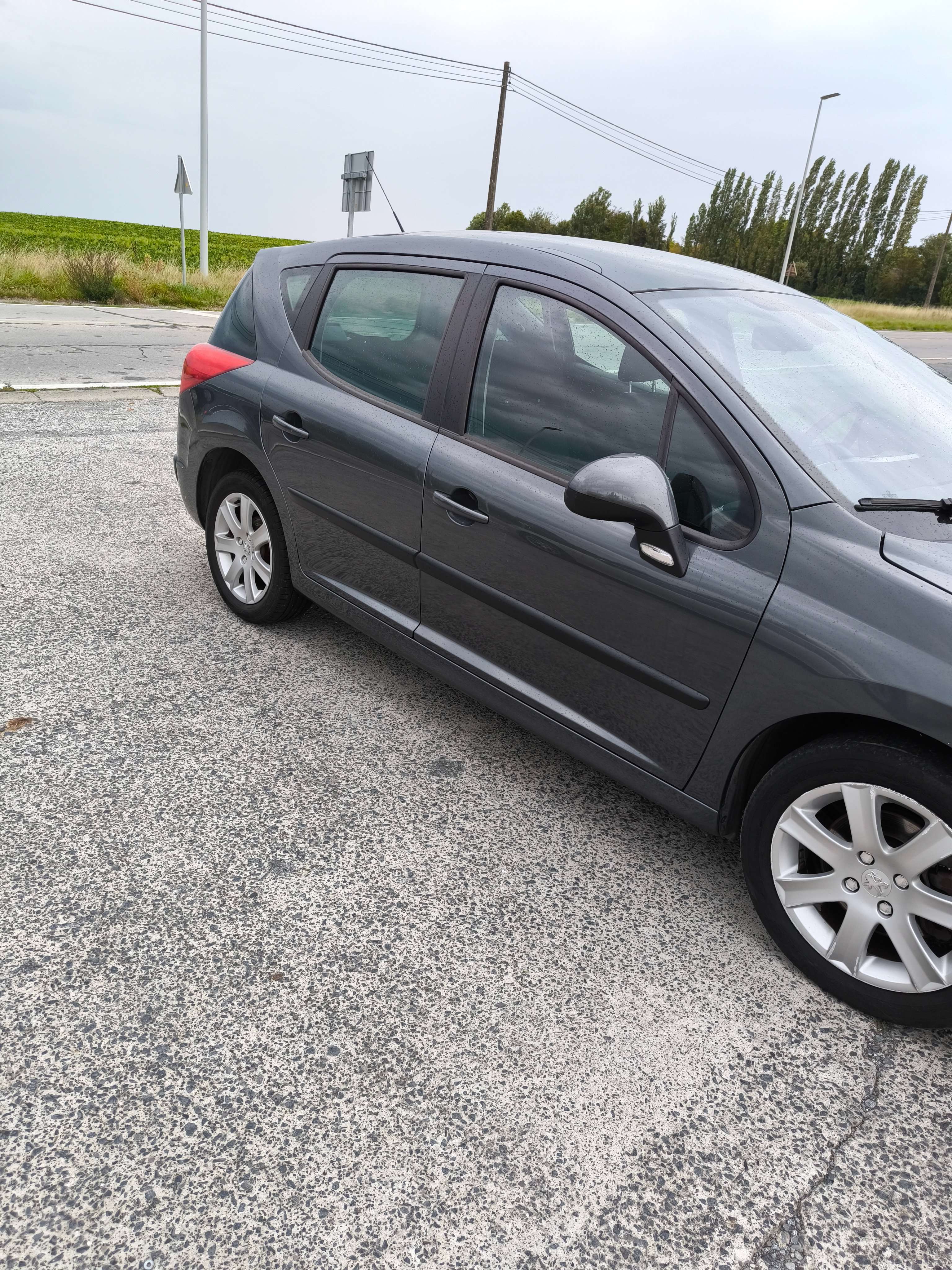 Peugeot 207 Peugeot 207 brk 1600 essence boîte automatique