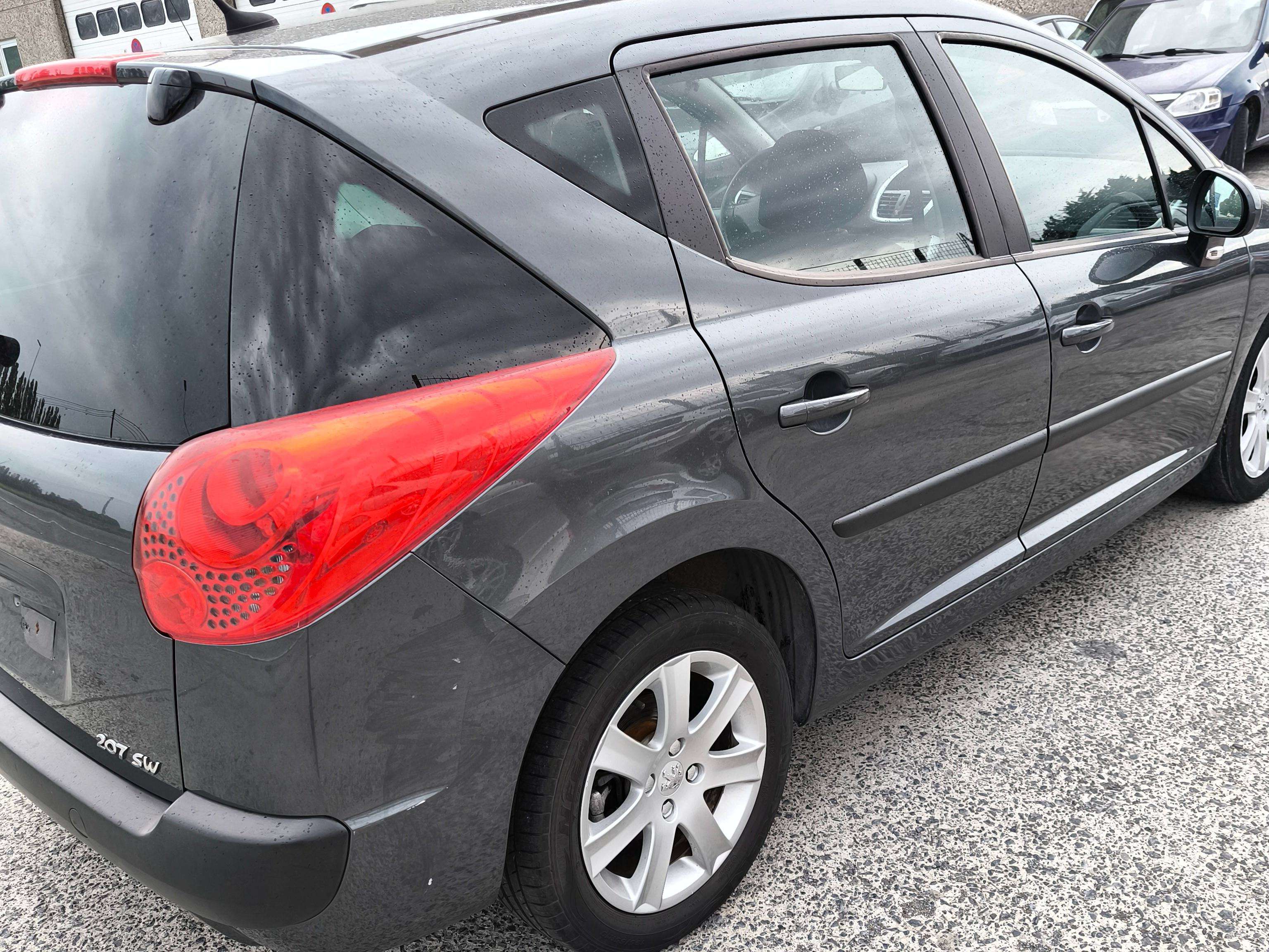 Peugeot 207 Peugeot 207 brk 1600 essence boîte automatique
