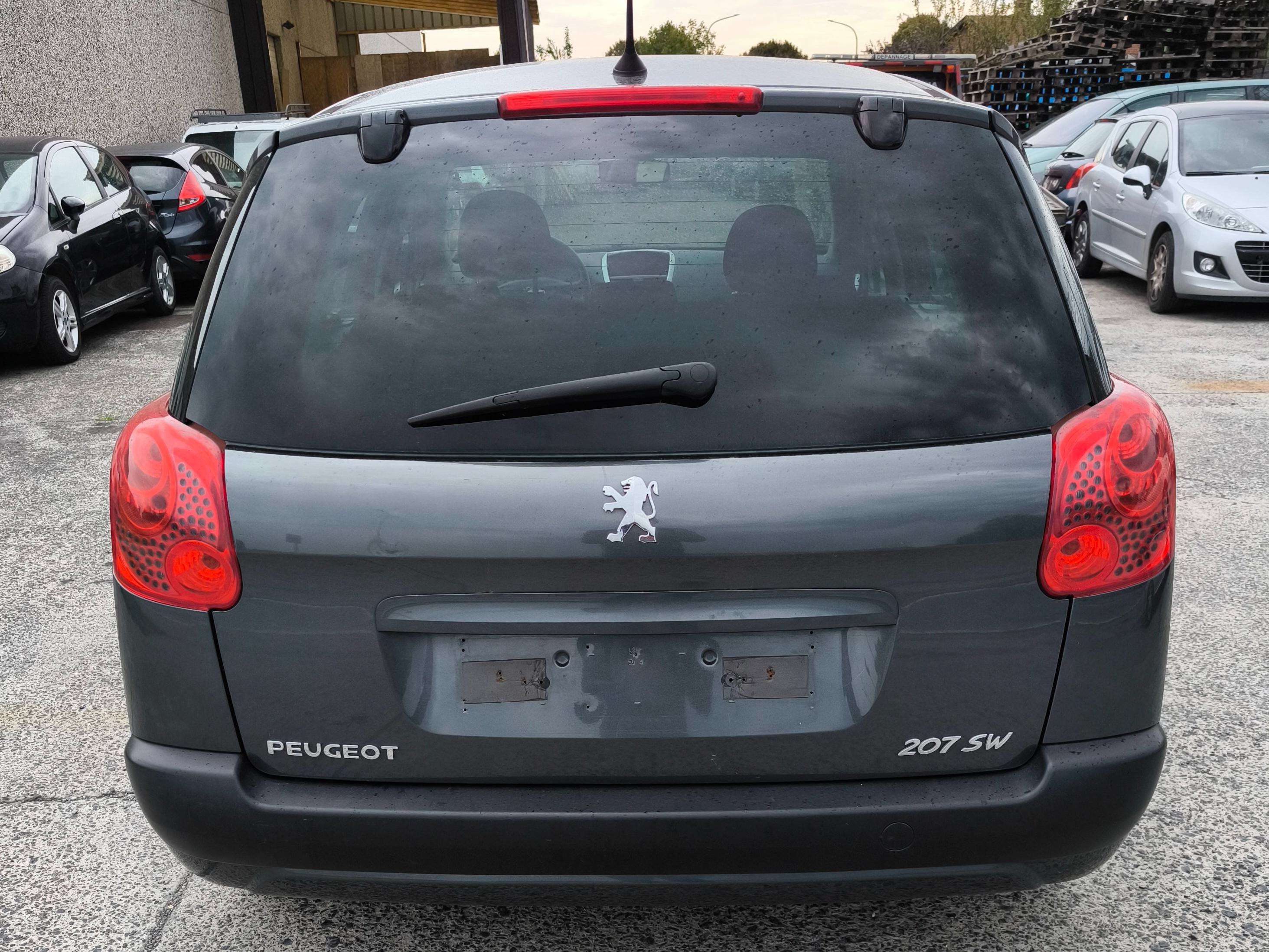 Peugeot 207 Peugeot 207 brk 1600 essence boîte automatique