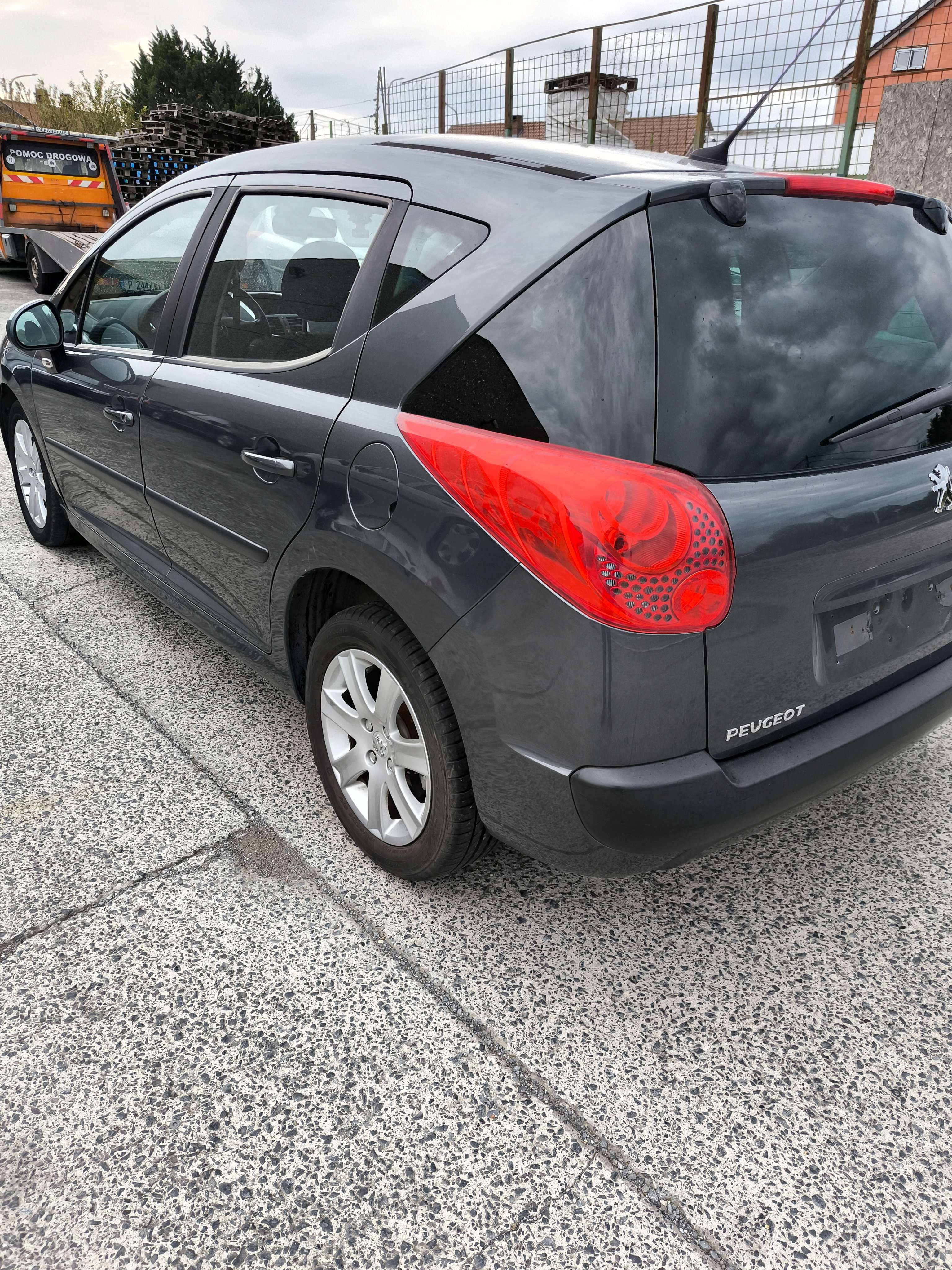 Peugeot 207 Peugeot 207 brk 1600 essence boîte automatique