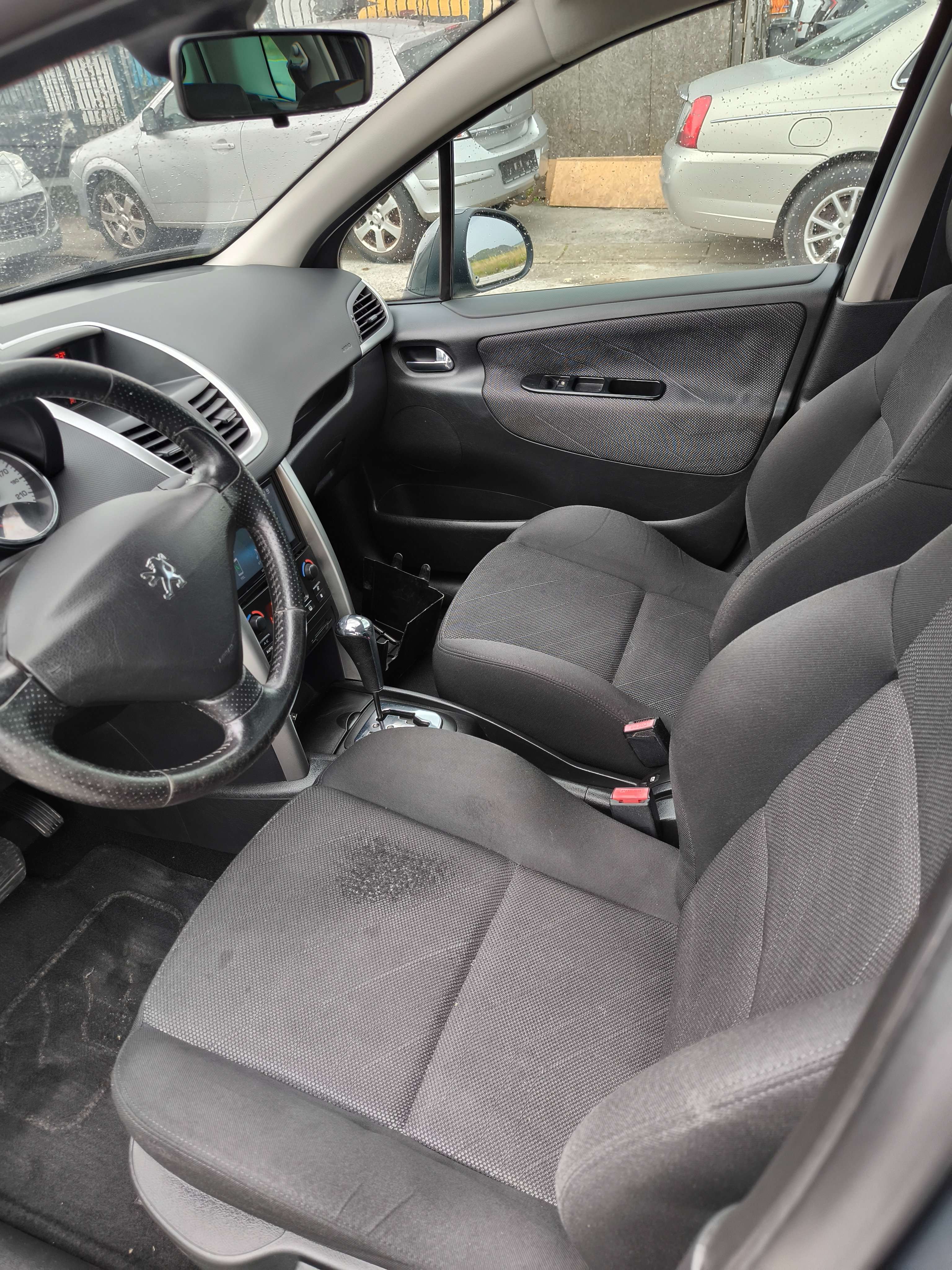Peugeot 207 Peugeot 207 brk 1600 essence boîte automatique
