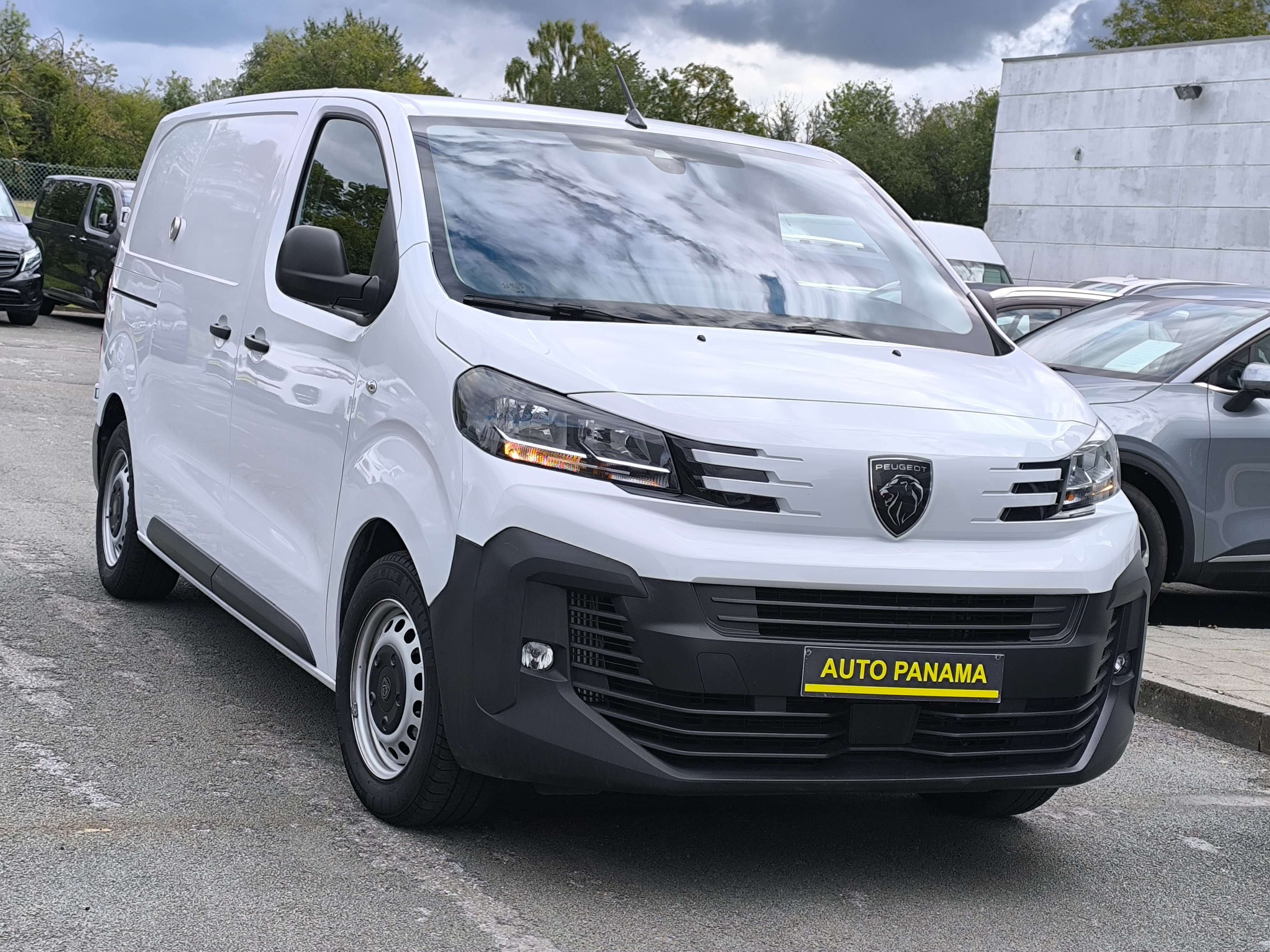 Peugeot Expert 2.0 HDi L1 B.AUTO 177CV 3 PLACES COCKPIT NEW MODEL