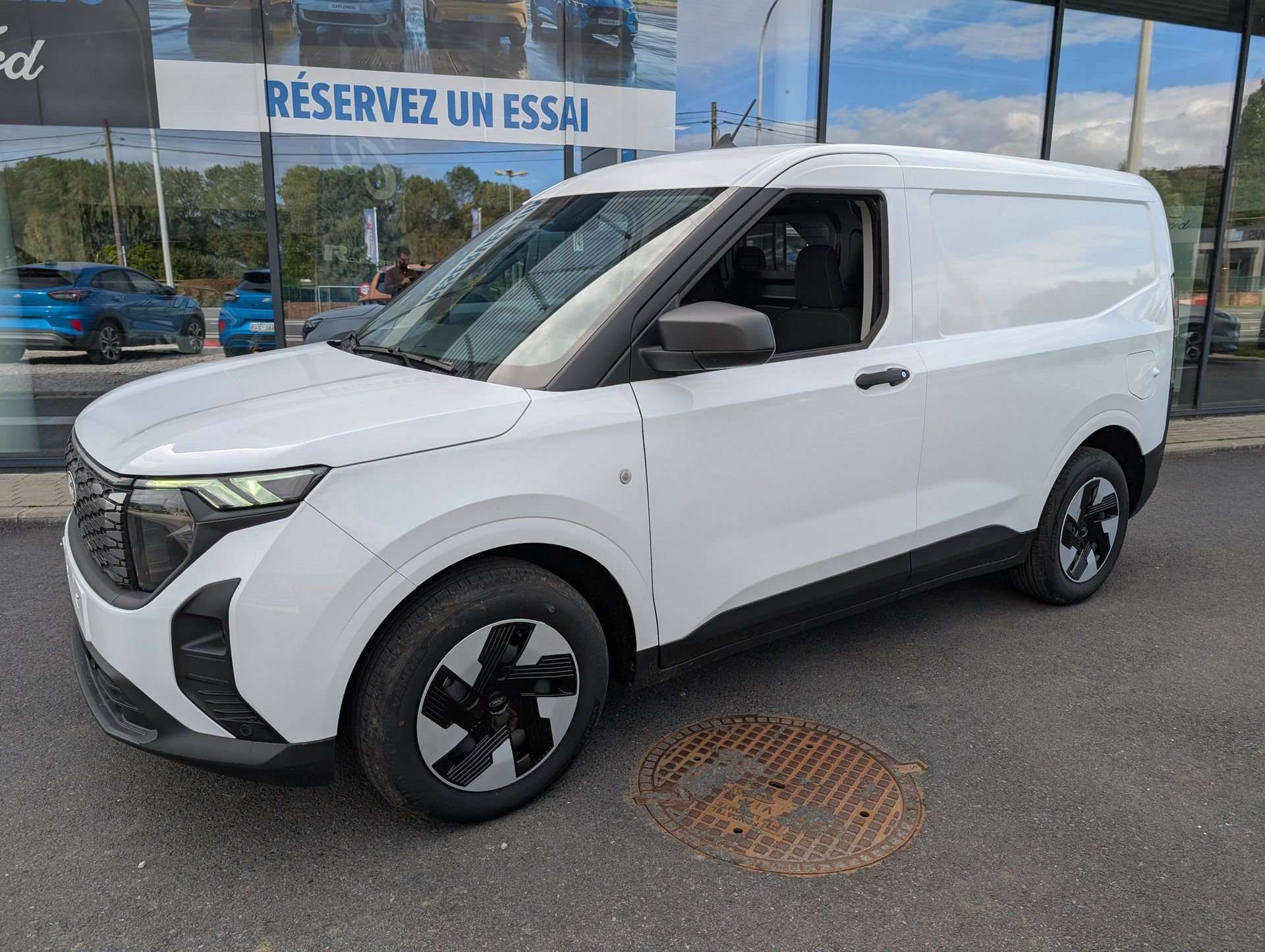 Ford Transit Courier Trend 43 kWh - 287 km (423km en ville) d'autonomie
