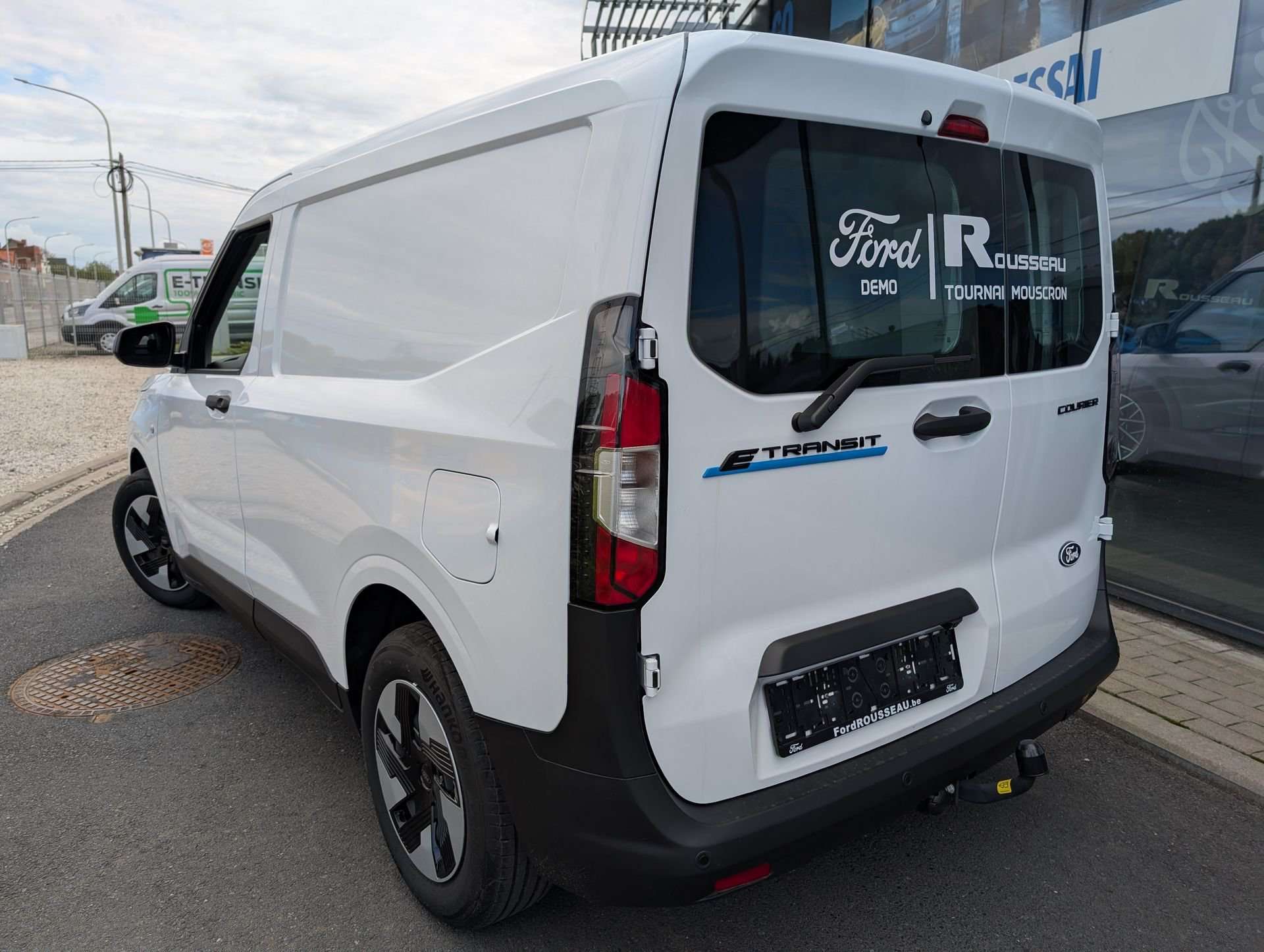 Ford Transit Courier Trend 43 kWh - 287 km (423km en ville) d'autonomie