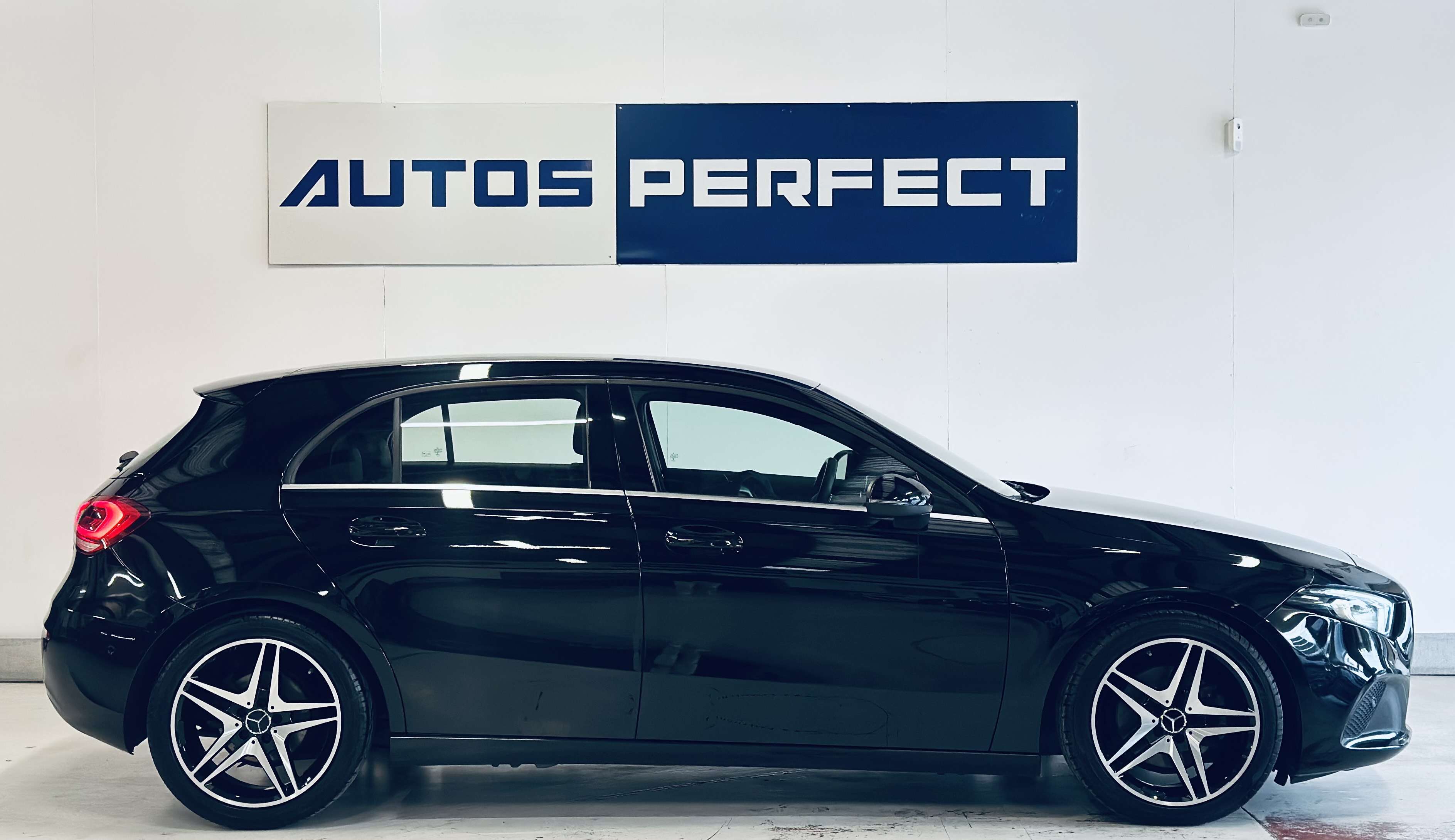 Mercedes-Benz A 180 d BOITE AUTO PALETTES NAVIE S.CHAUFF CAMERA CLIM