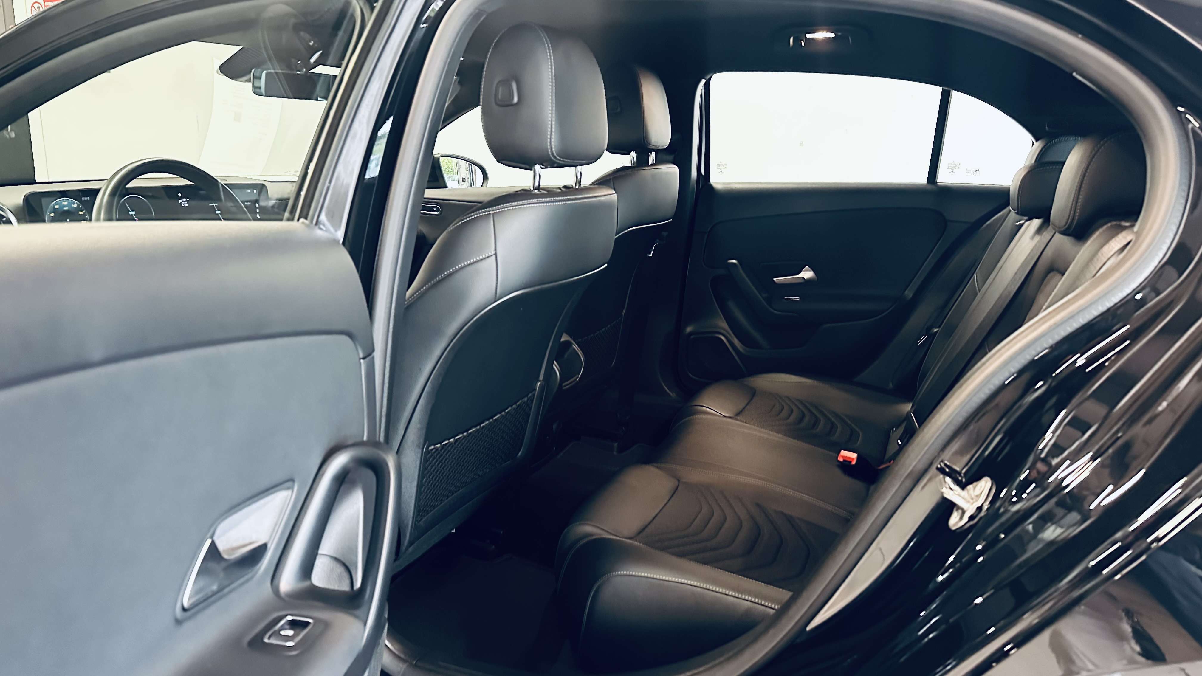 Mercedes-Benz A 180 d BOITE AUTO PALETTES NAVIE S.CHAUFF CAMERA CLIM